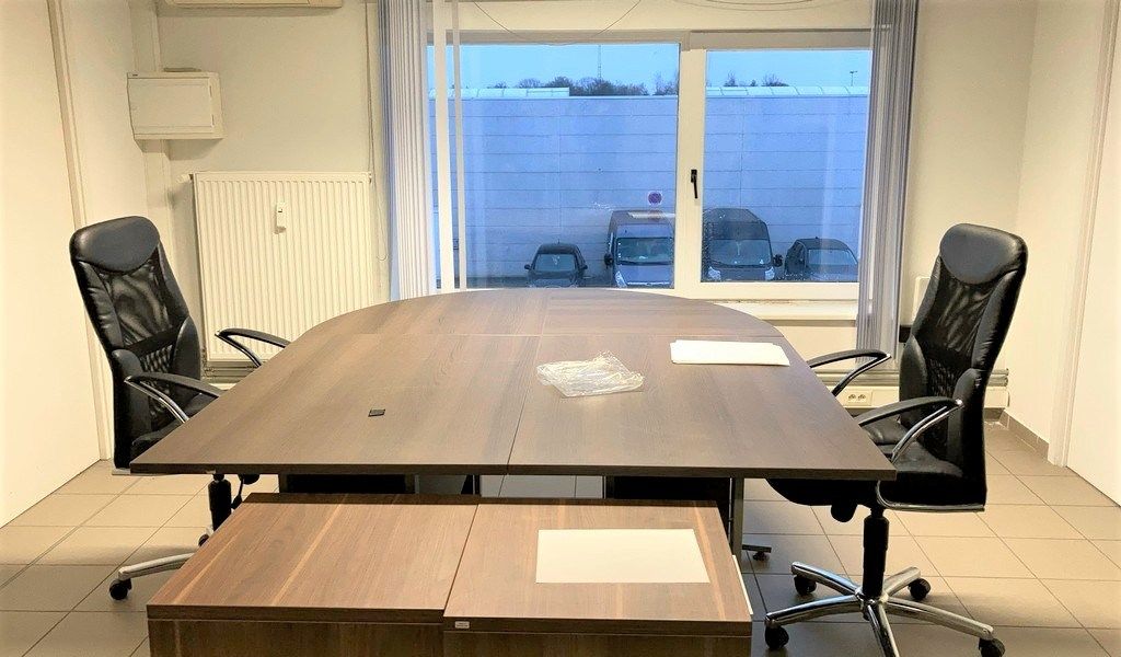 Gemeubelde kantoorruimte te huur in New Westral Business Center te Nazareth foto 4