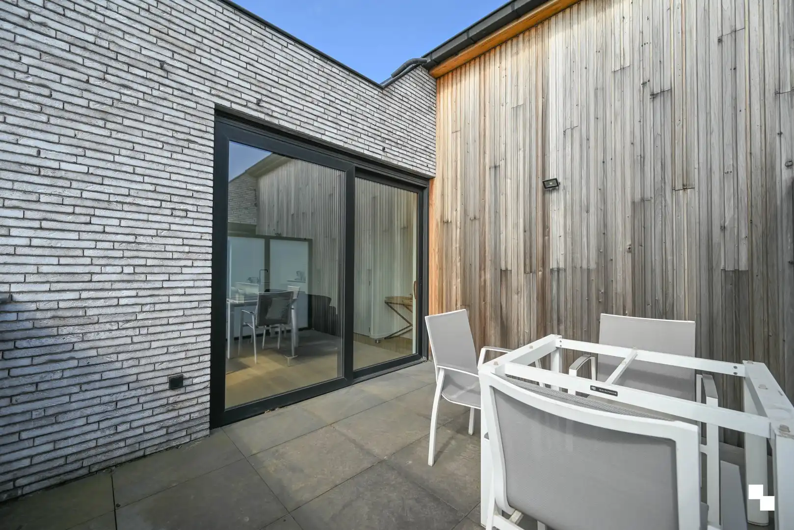 Energiezuinig tweeslaapkamerappartement met terras in Beveren-Leie! foto 14