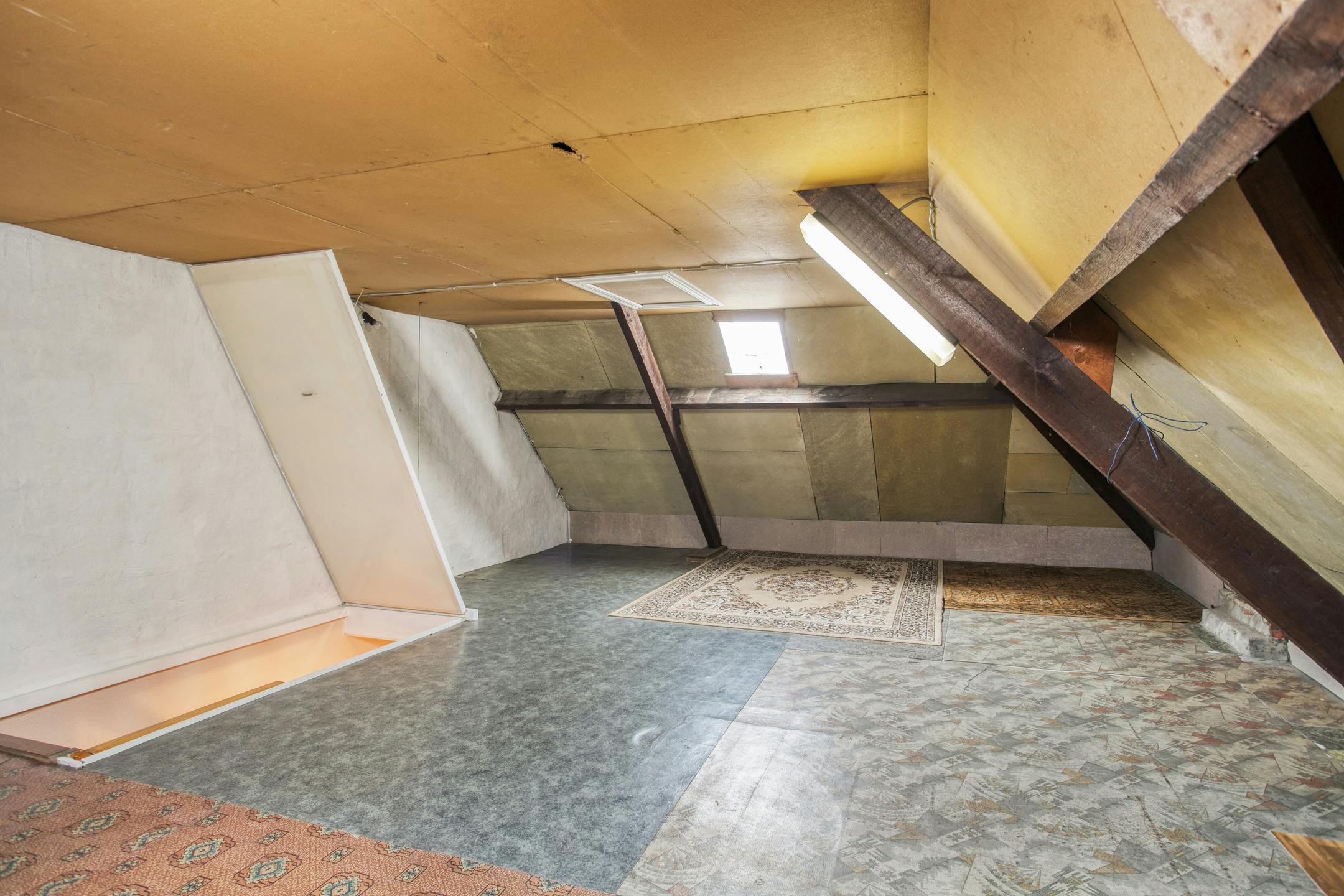 Op te frissen huis op toplocatie te koop in Sint-Michiels foto 11