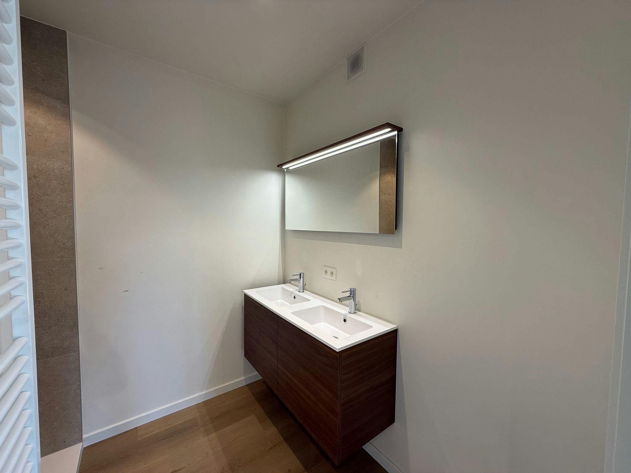 Instapklaar appartement (106m²) te koop in Waregem foto 14