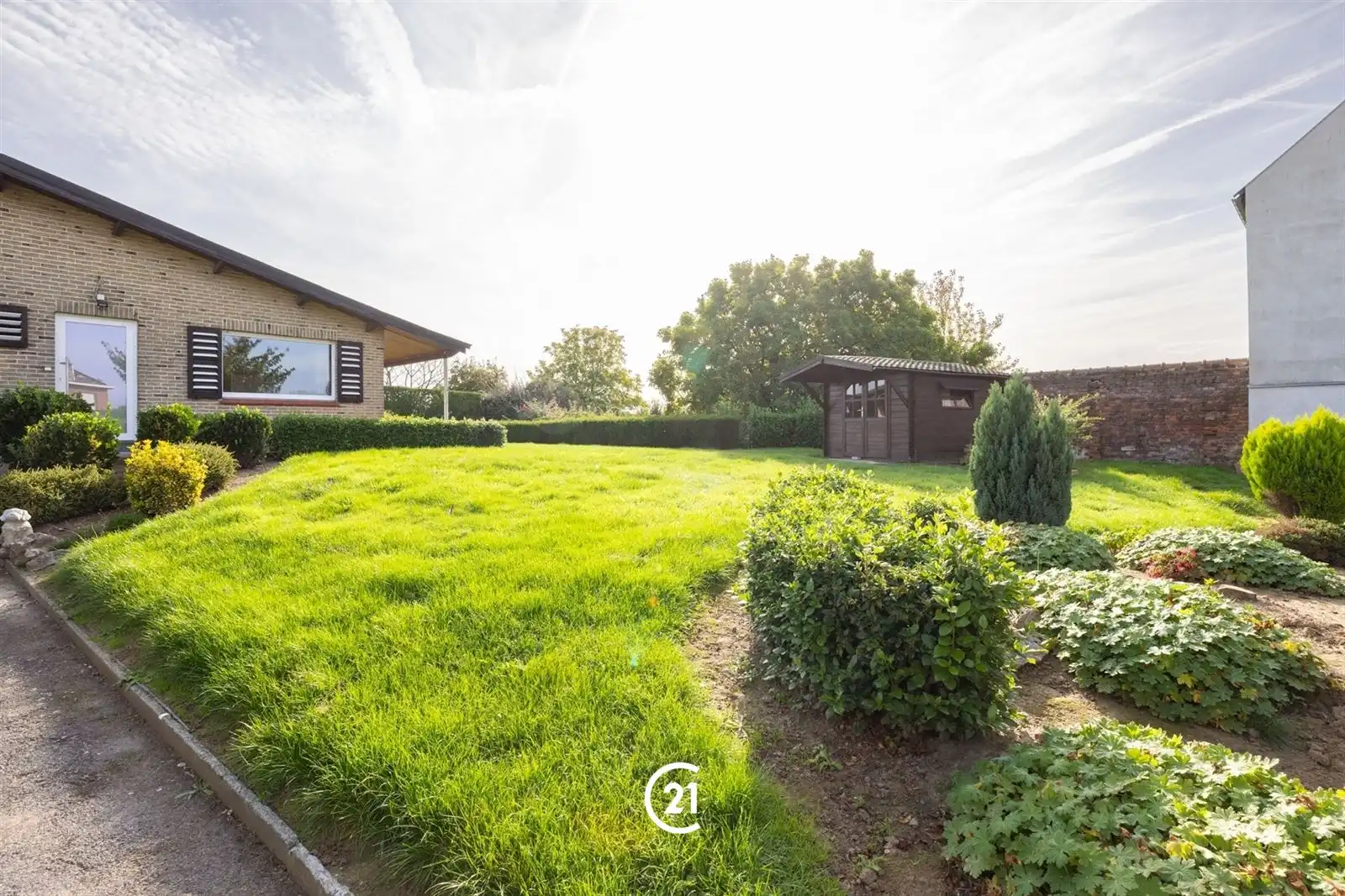 Villa met tuin en garage op 10are60 foto 3
