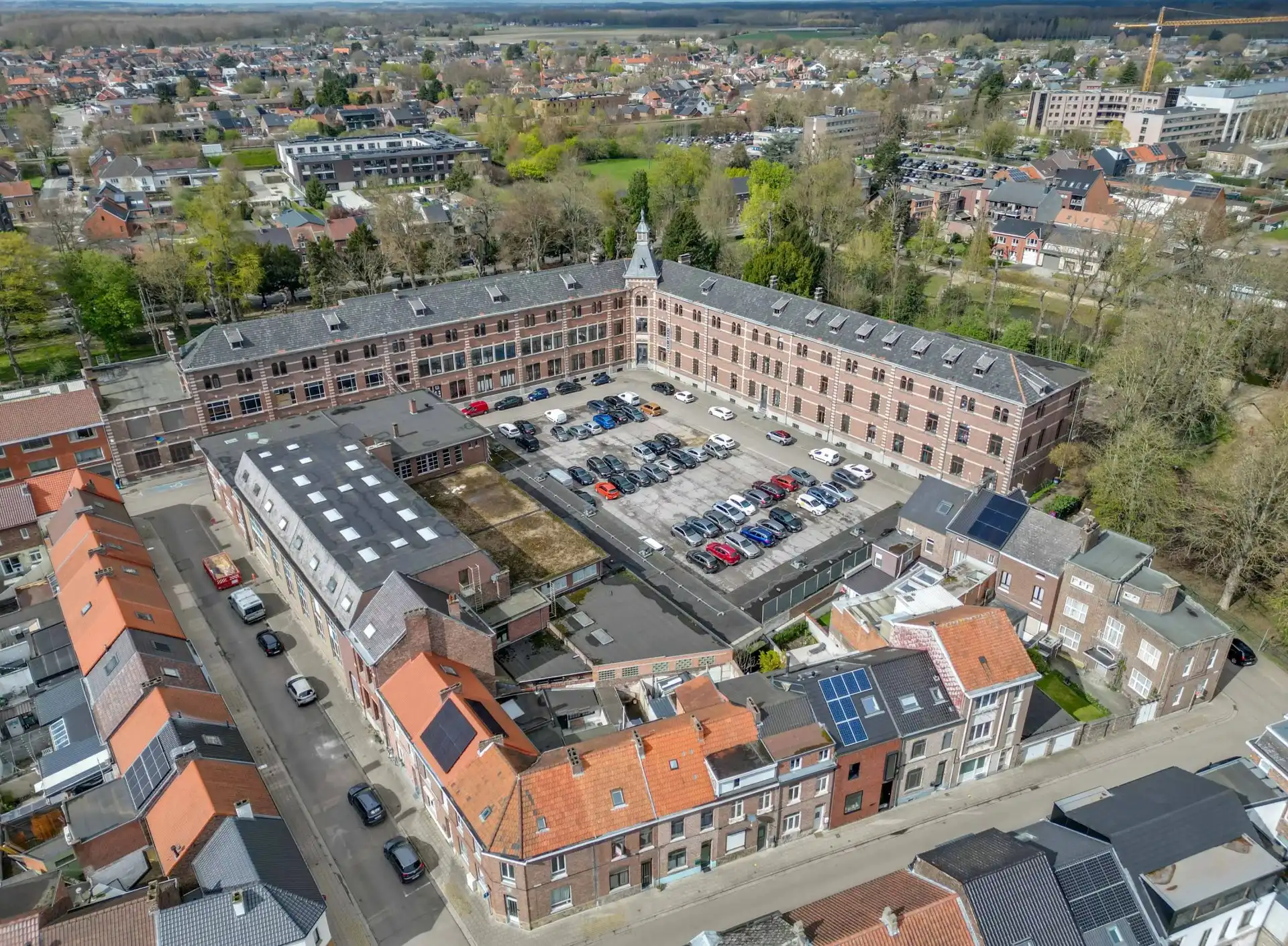 Op te knappen stadwoning op goede locatie foto 26