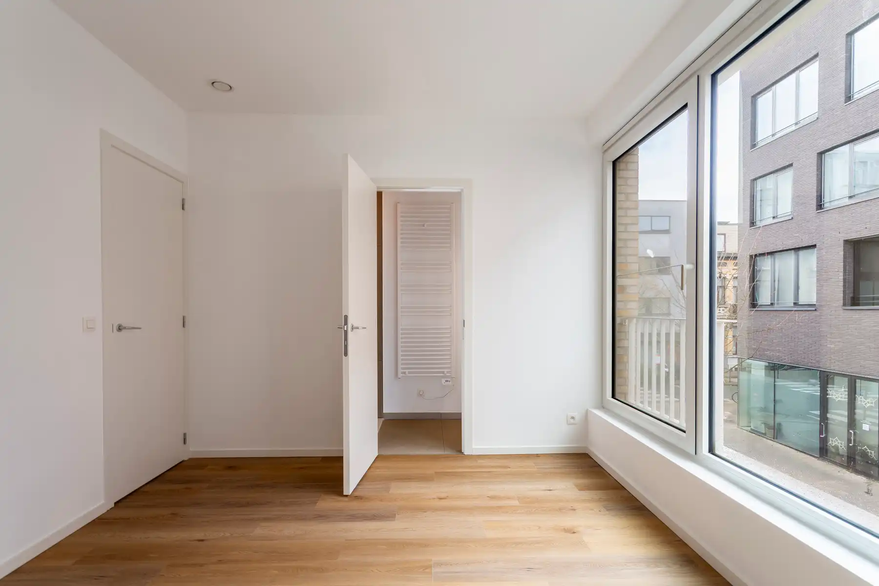 &nbsp;Gloednieuwe 1- slaapkamerappartement met terras foto 8