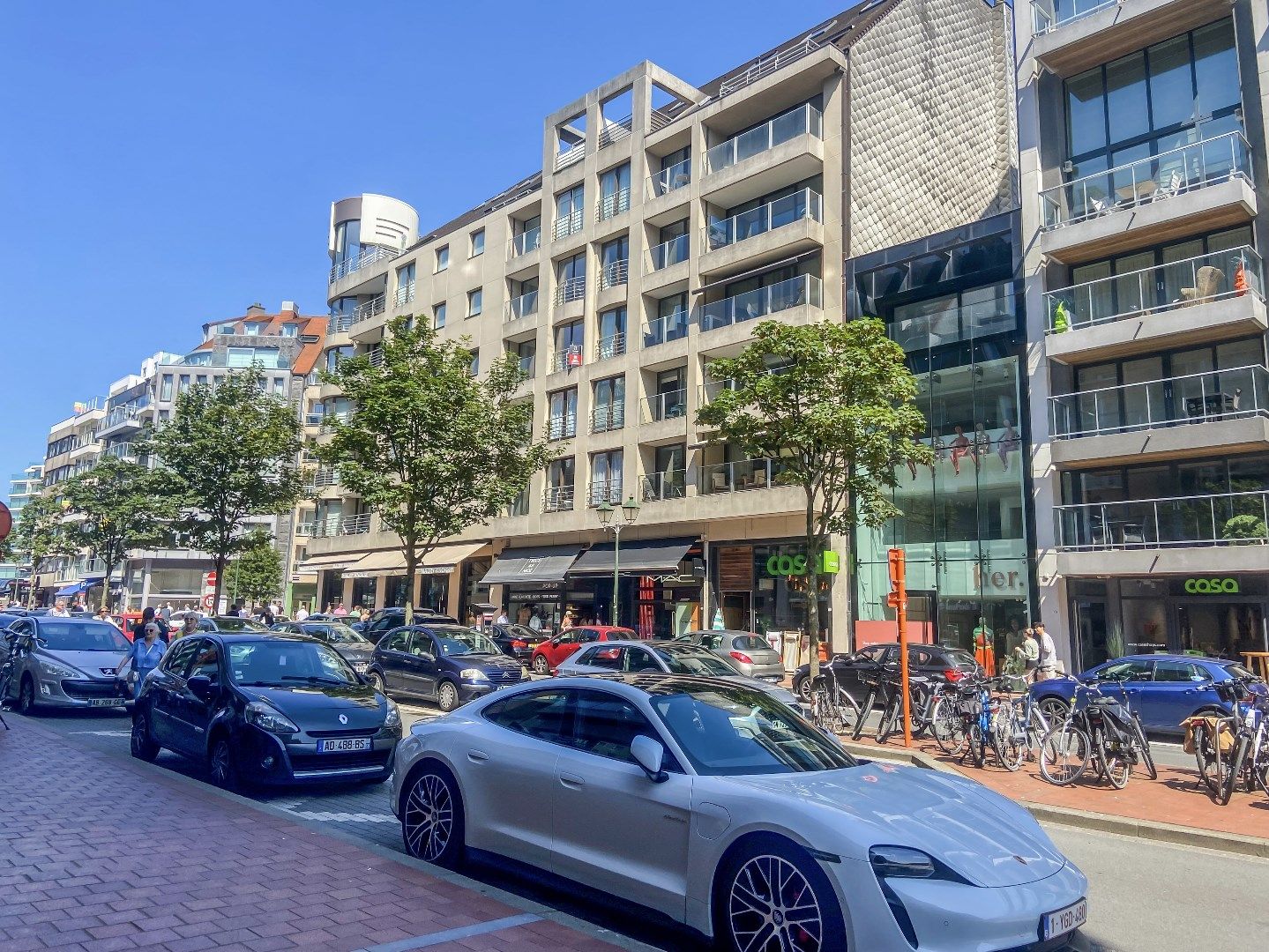 Mooi gerenoveerd appartement gelegen aan de zonnekant van de Lippenslaan, vlakbij het Van Bunnenplein. foto 20