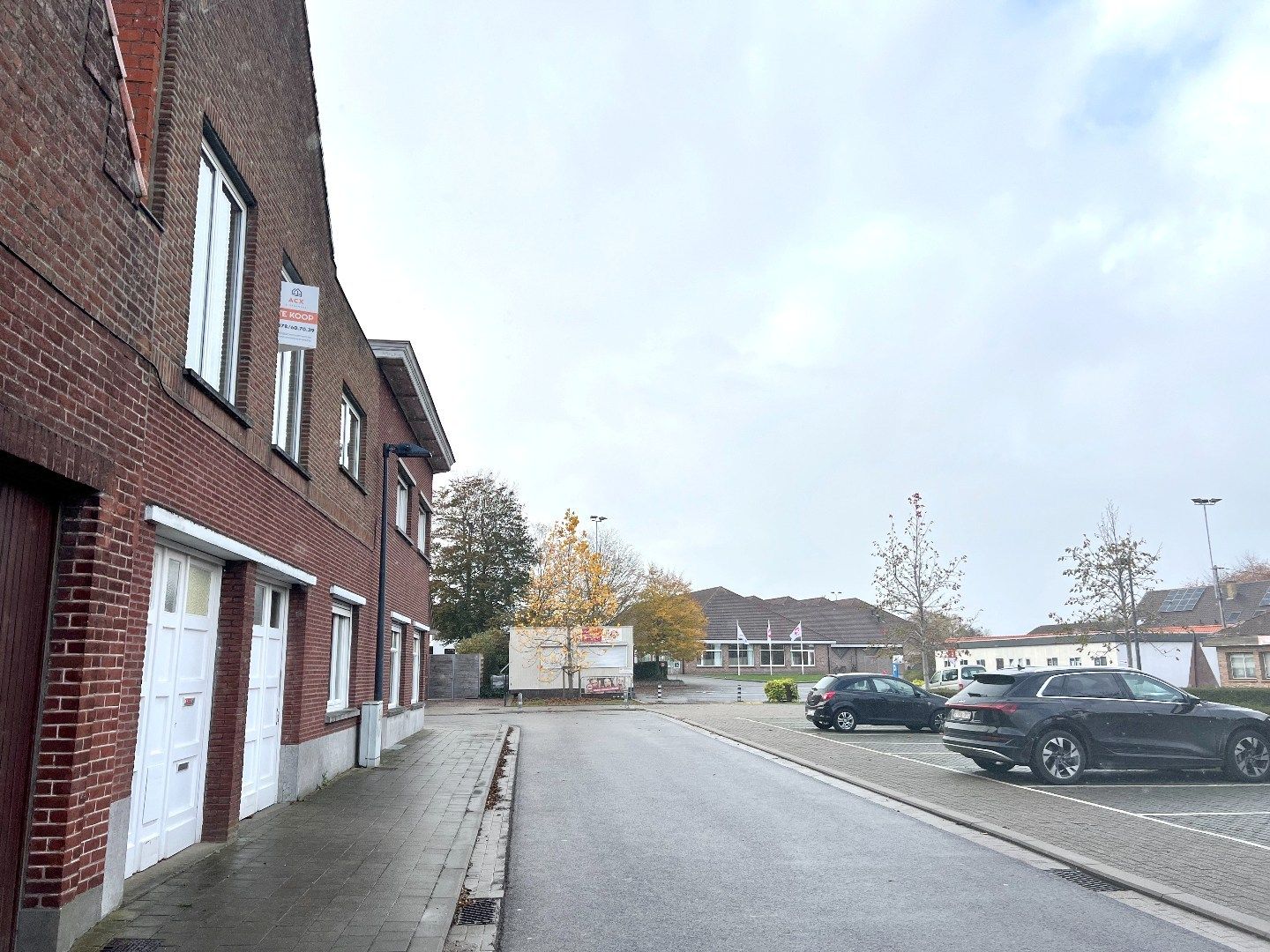 Ruime hoekwoning met handelsruimte en tal van mogelijkheden! foto 32