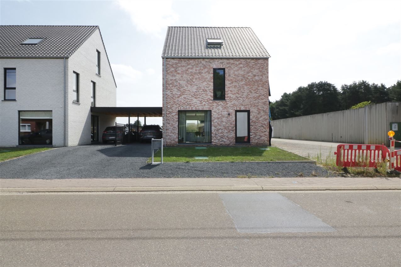 Huis foto {{pictureIndex}}