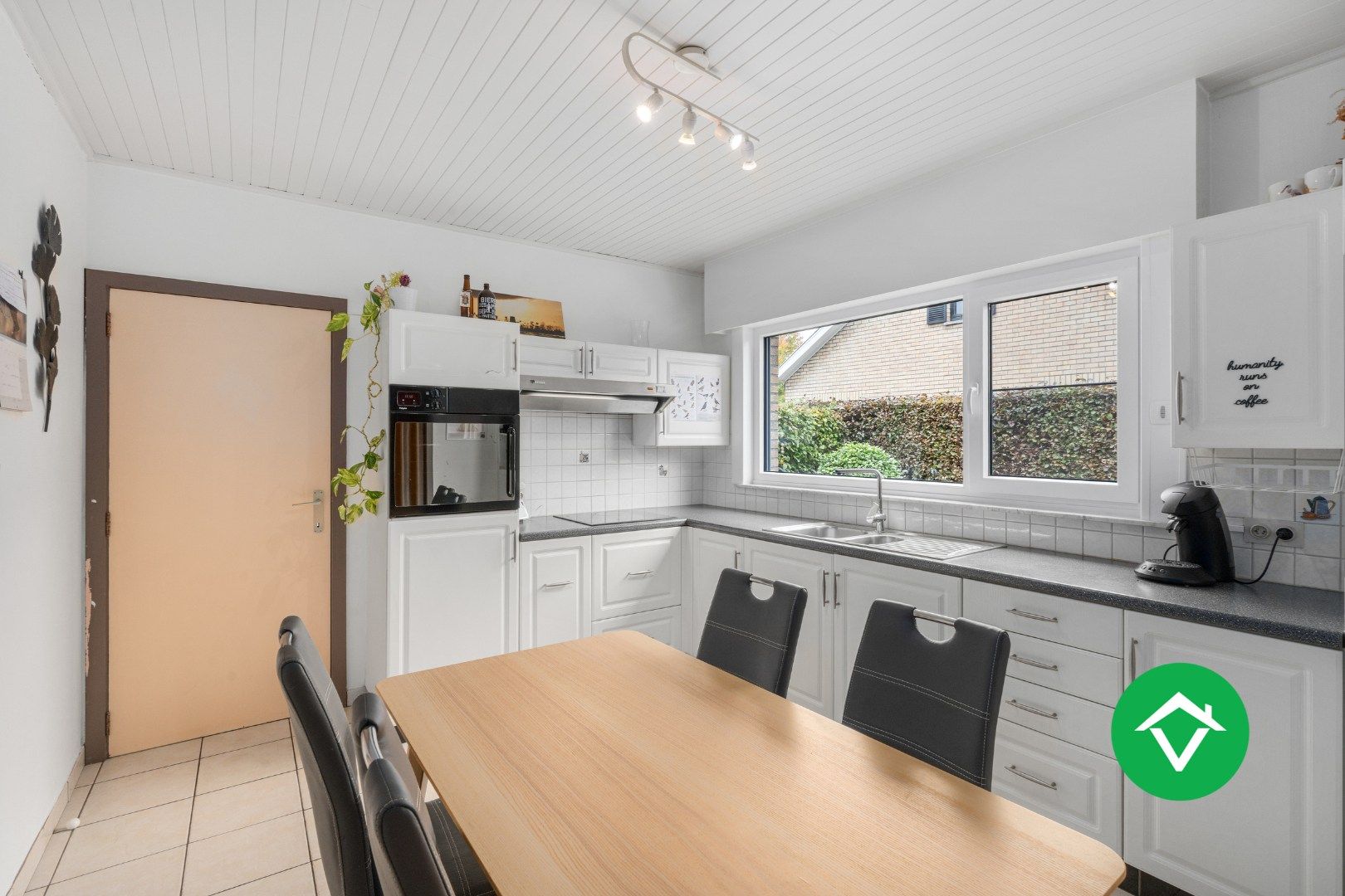 Alleenstaande woning in een rustige omgeving  te Ichtegem  foto 8