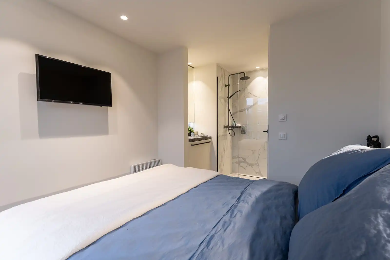 Prachtige penthouse met grote zonneterrassen (50 m²), met zijdelings zeezicht. foto 15