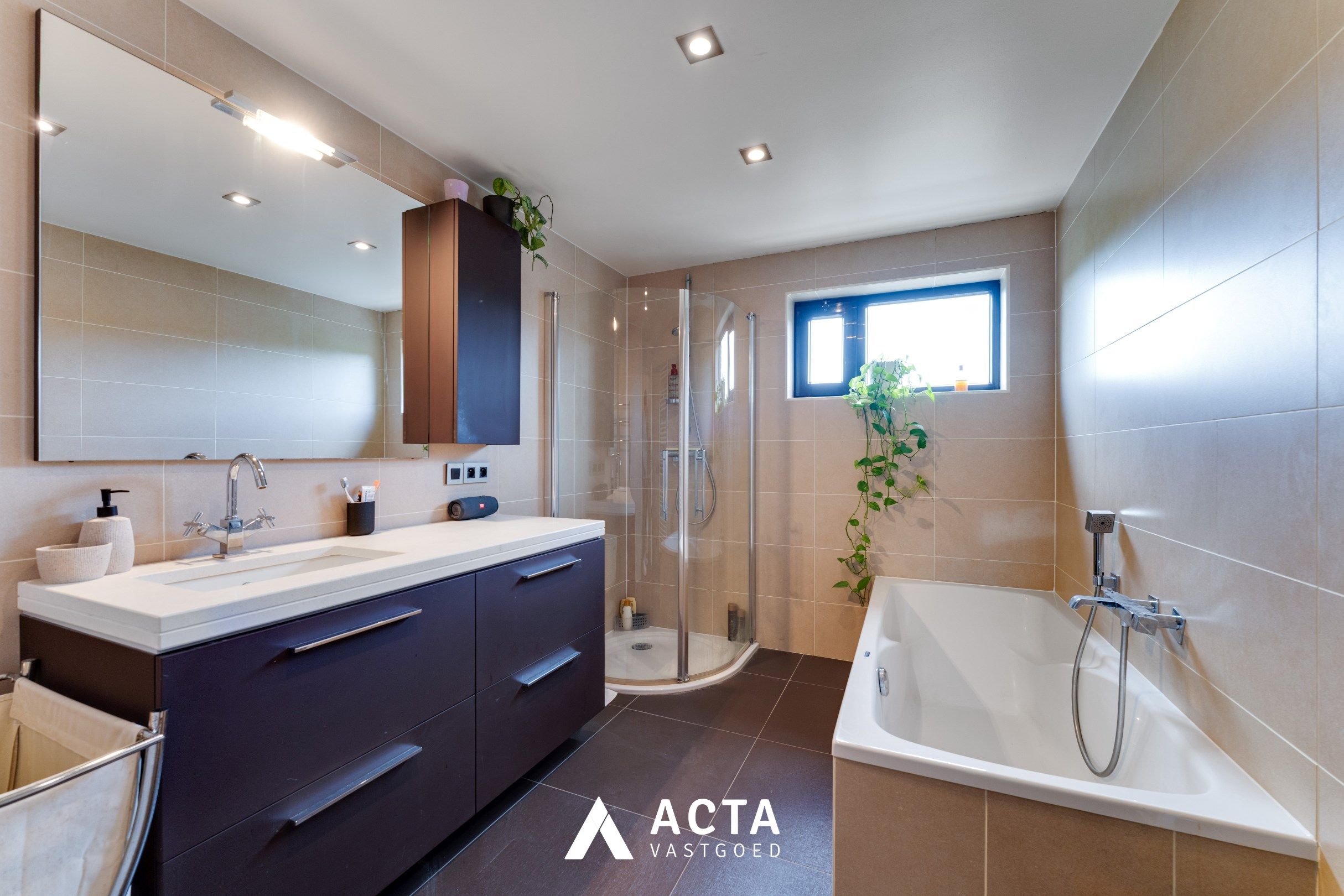 Instapklaar dakappartement met twee terrassen en parkzicht foto 16