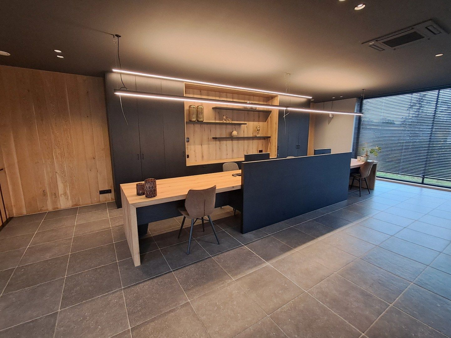 Instapklare kantoorruimte te Moerkerke. foto 3