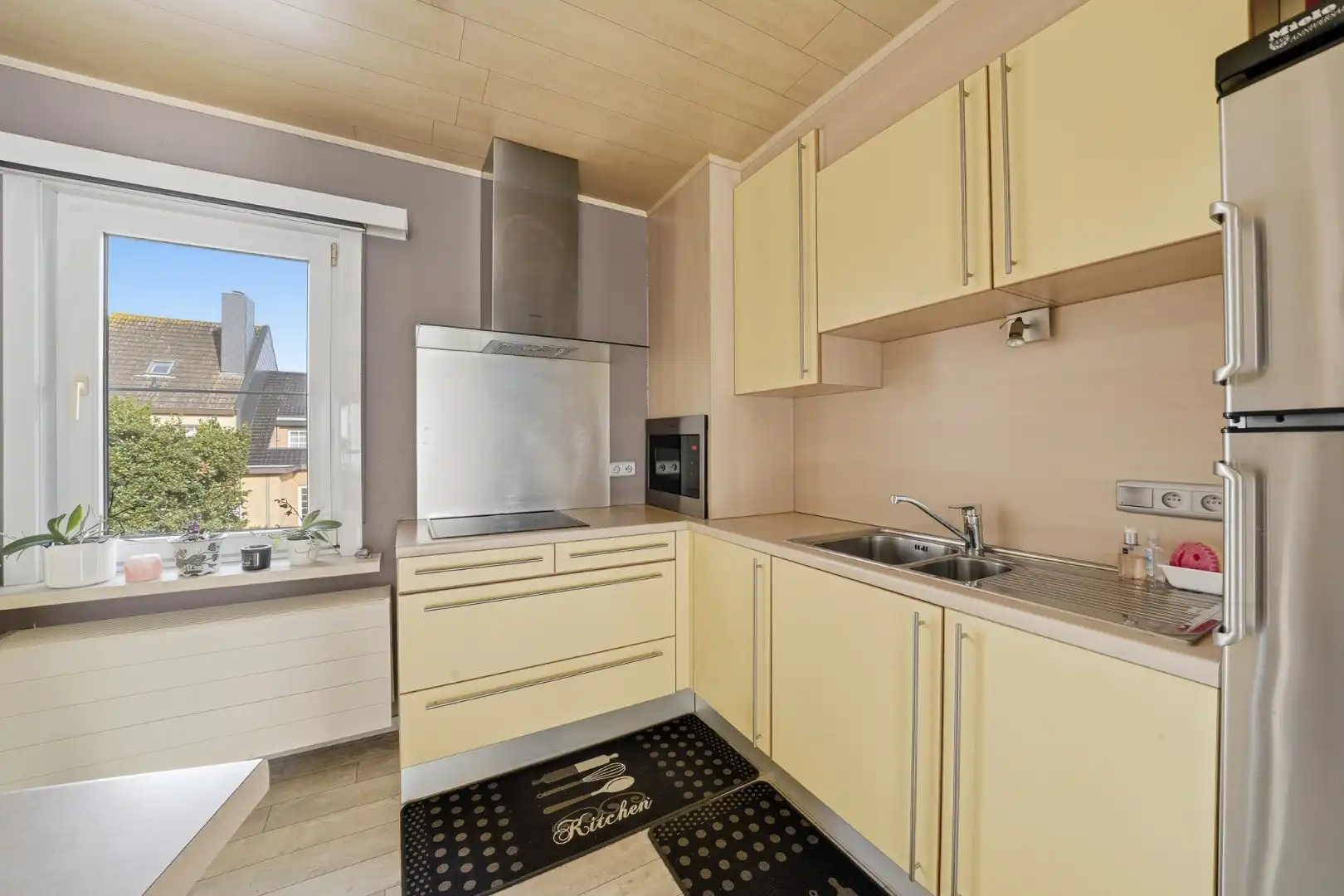 Instapklare bel-étagewoning met dubbele garage te Stene foto 12