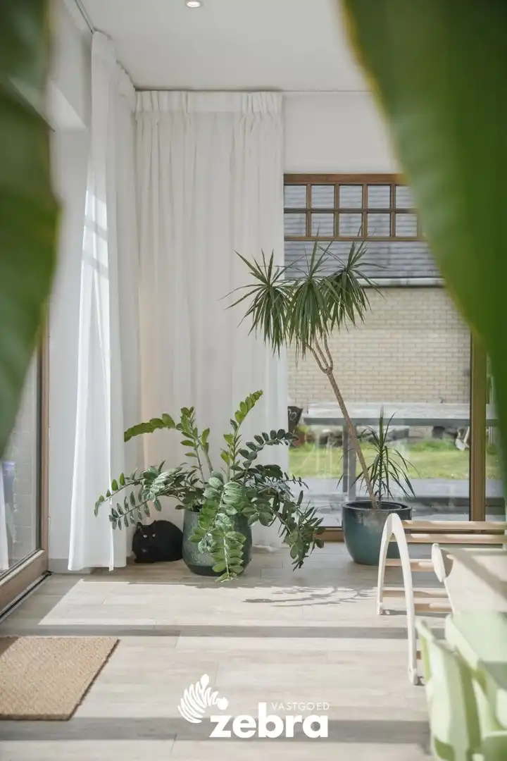 Instapklare, ruime gezinswoning met 4 slaapkamers, tuin en hoogwaardige afwerking in het hart van Alveringem! foto 21