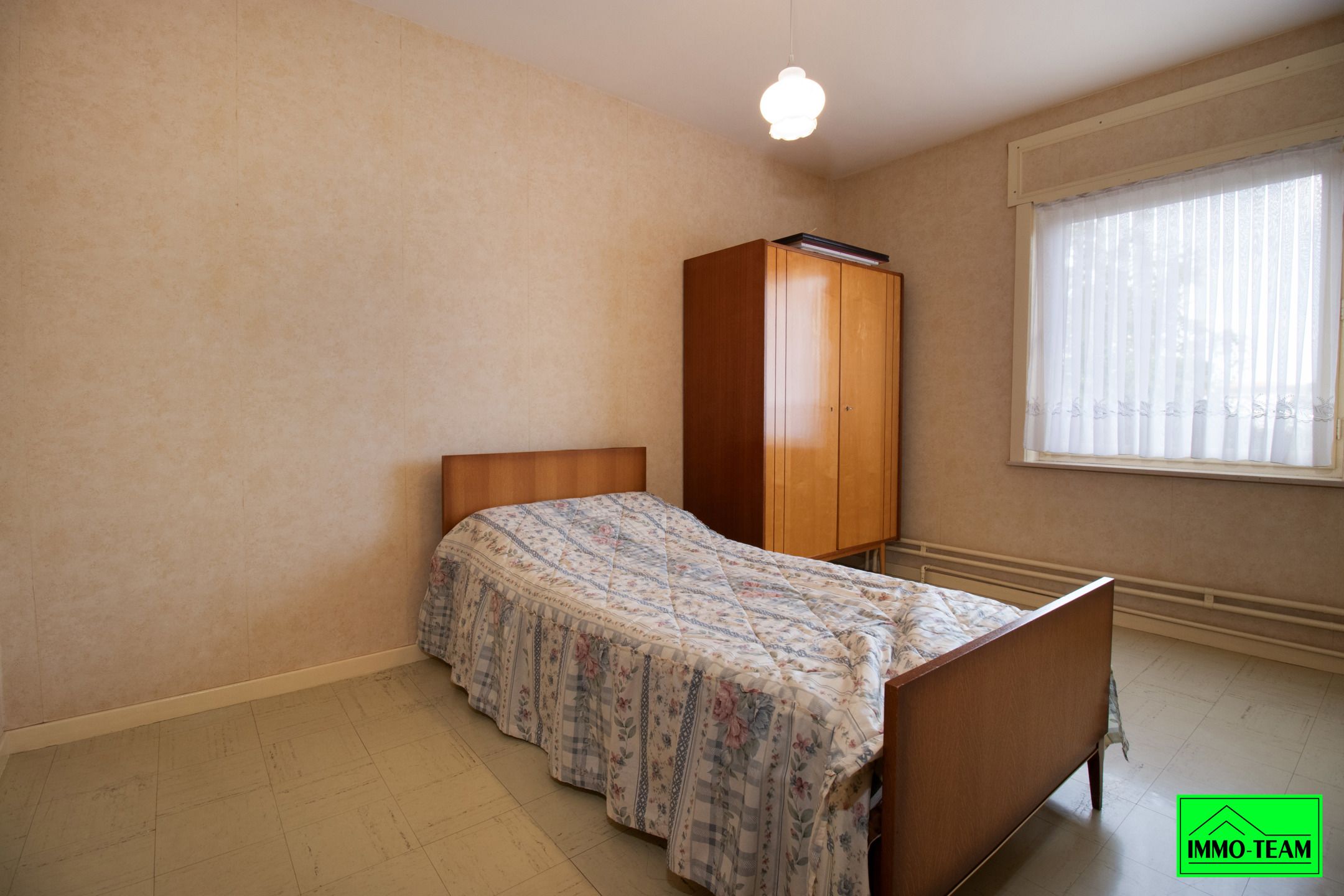Solide op te frissen 2-gevelwoning met 4 slaapkamers foto 12
