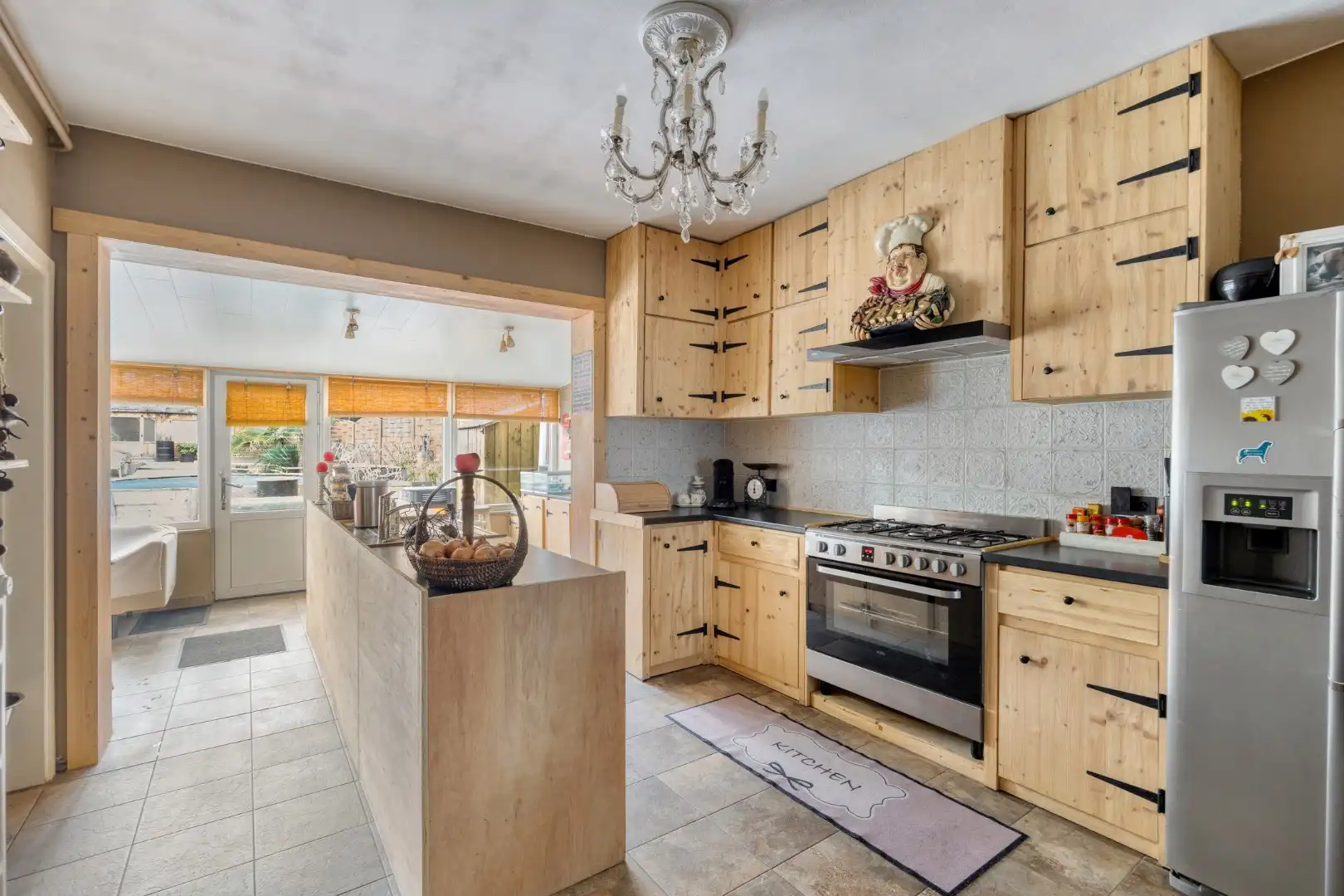 Ruime gezinswoning in rustige centrumligging foto 9