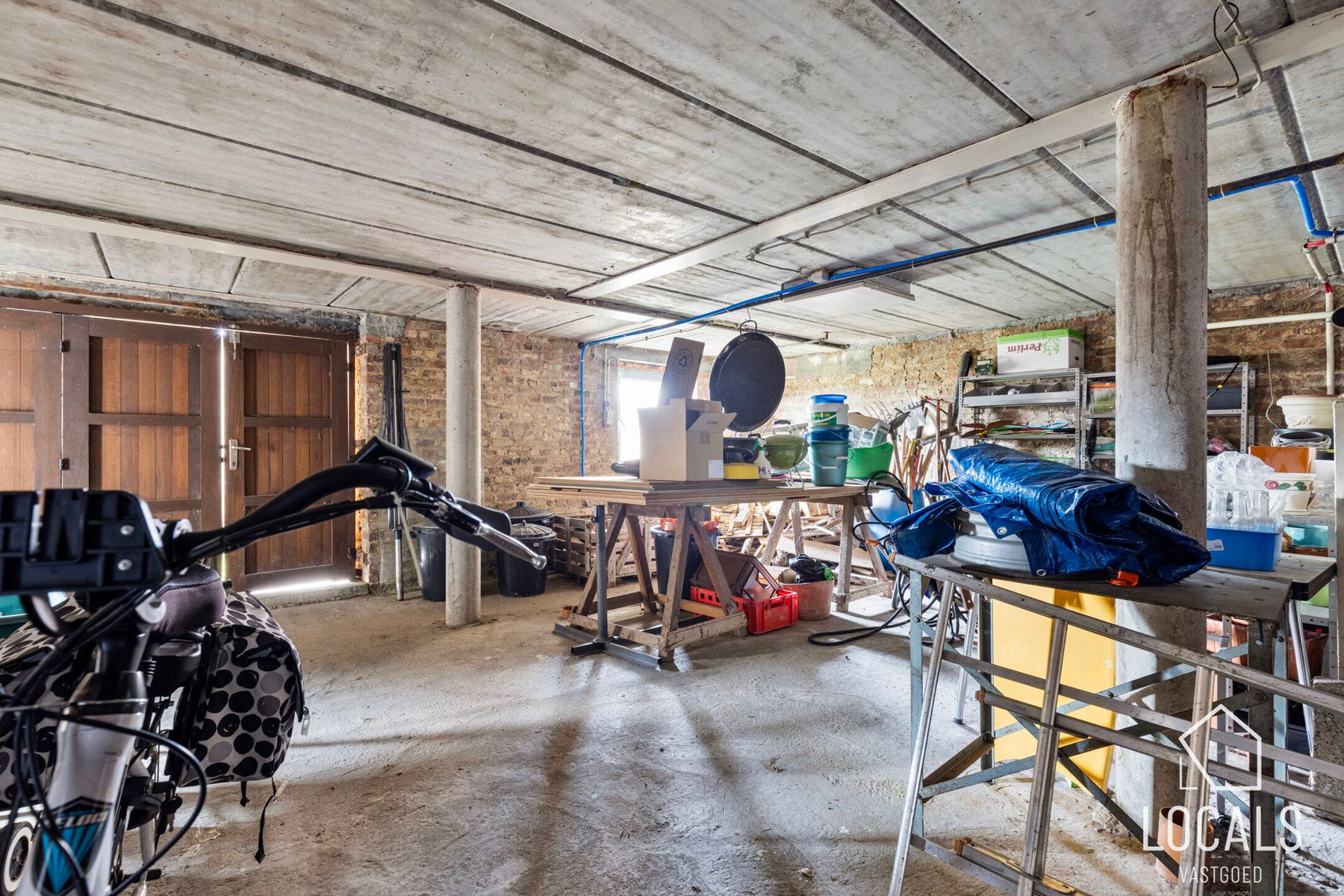Ruime woning met 5 kamers, 2 garages en prachtig uitzicht foto 25