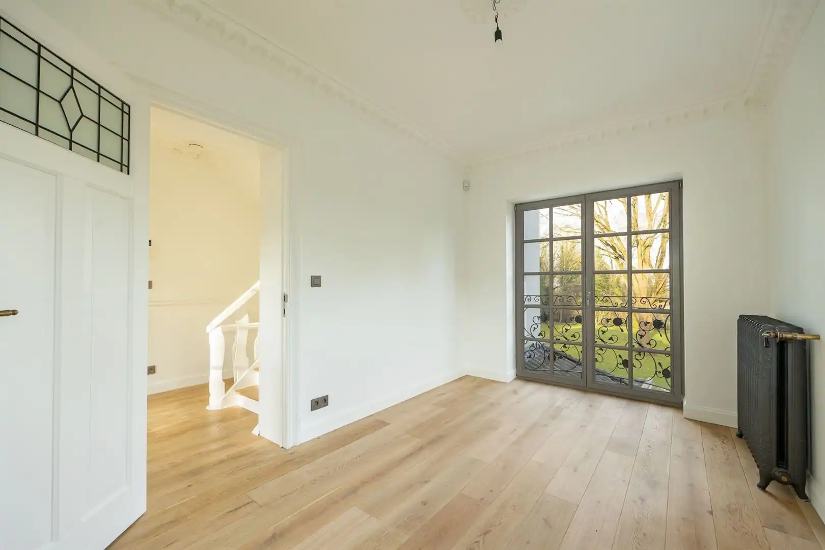 State-of-the-art villa tussen eeuwenoude bomen foto 22