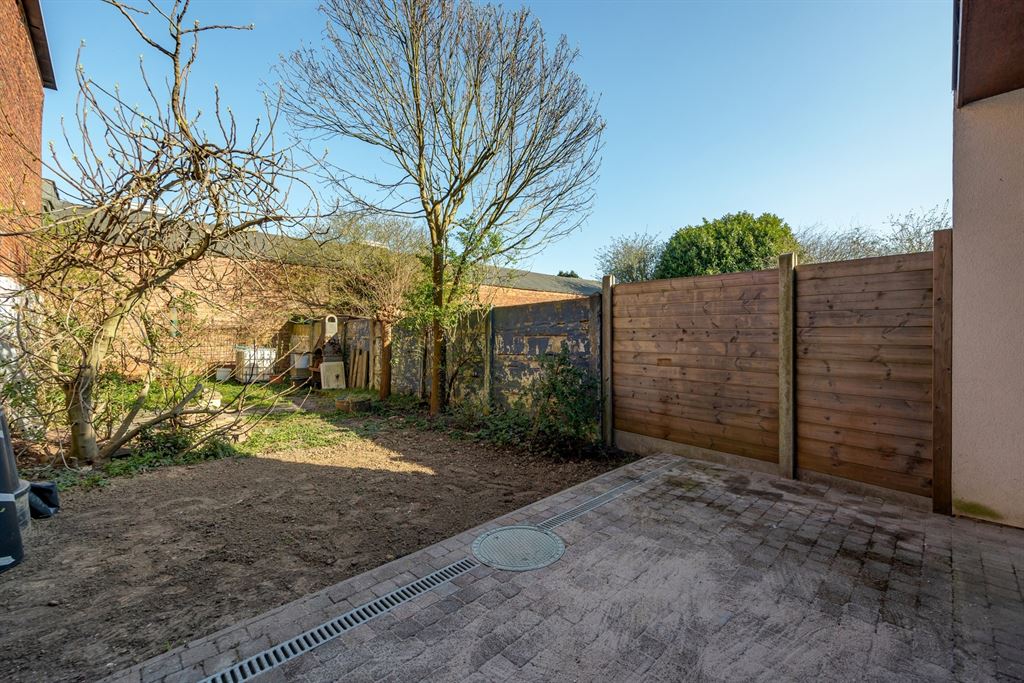 Stijlvol gerenoveerde woning met zonnige tuin! foto 4