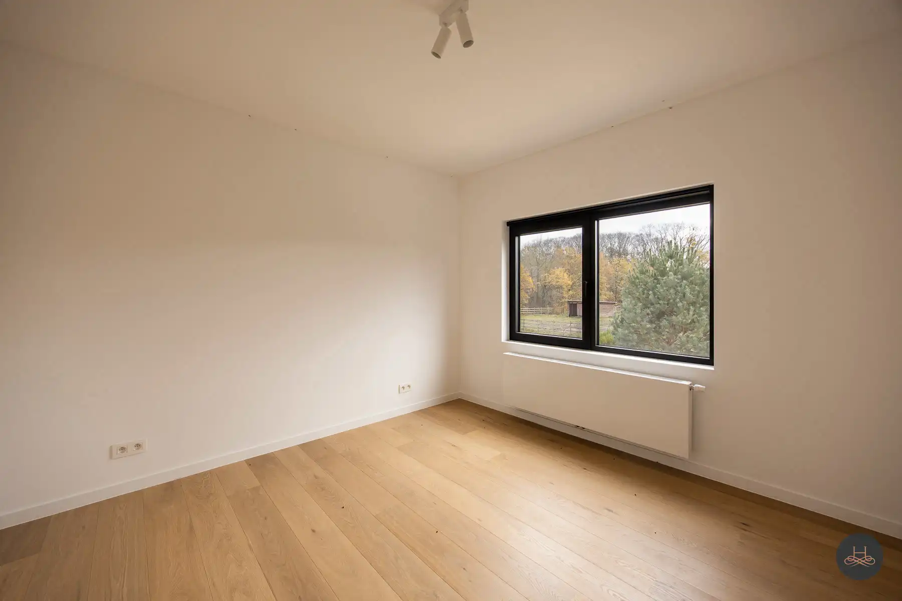 In het groen gelegen imposante vernieuwbouw  foto 16