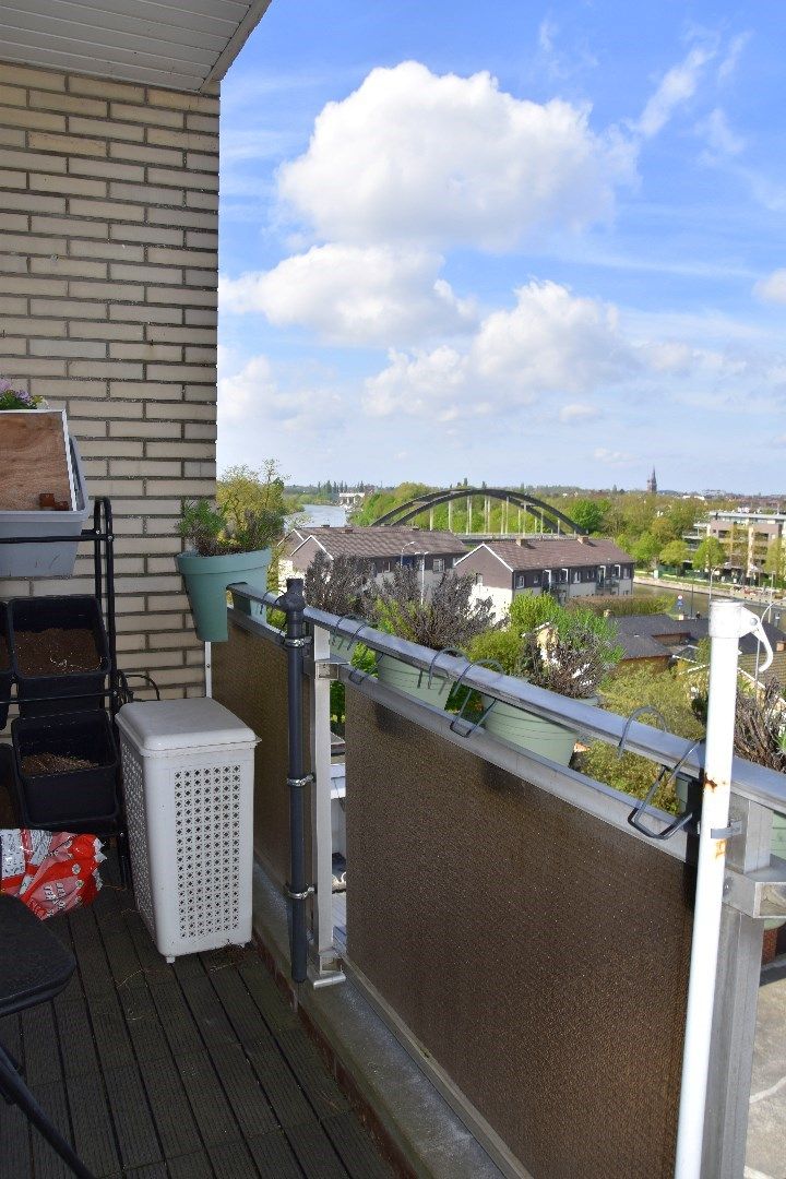 Ruim 3-slaapkamer appartement op de 4de verdieping met kelderberging en autostaanplaats te koop in Harelbeke foto 12