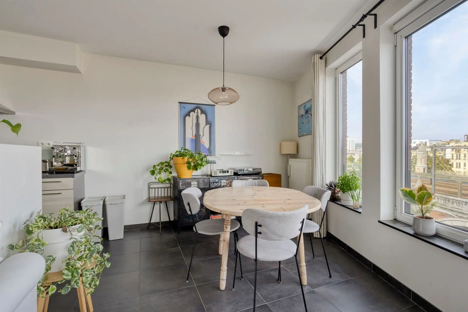 Modern 1-slaapkamerappartement in hartje Antwerpen! foto 6