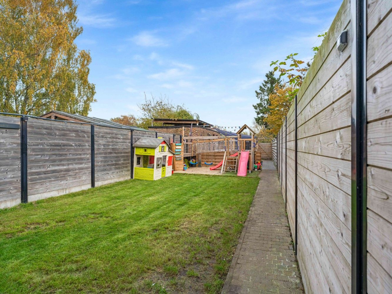 Instapklare woning met 2 slpk., garage en tuin foto 19