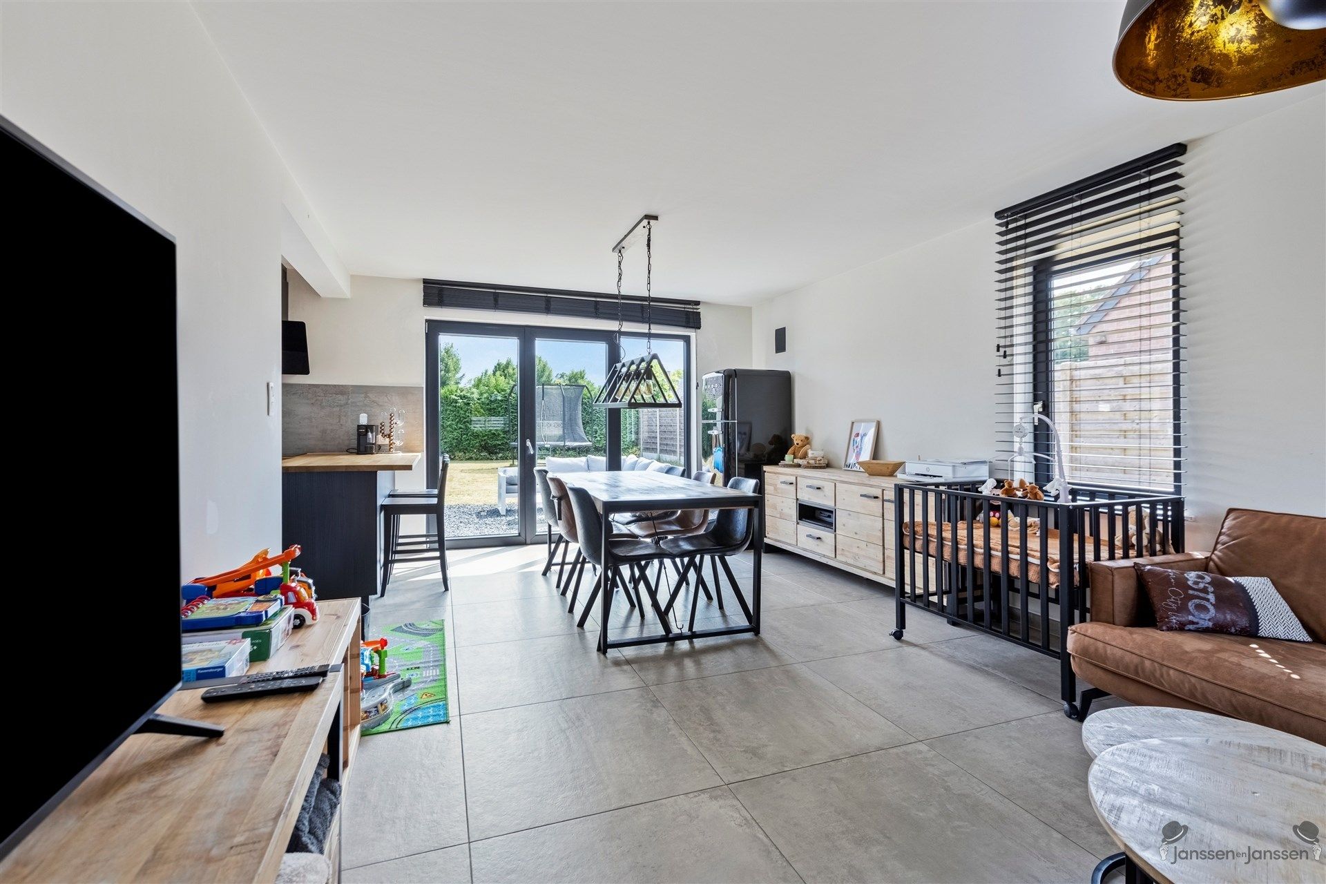Instapklaar wonen met zonnige tuin in Hechtel-Eksel foto 4