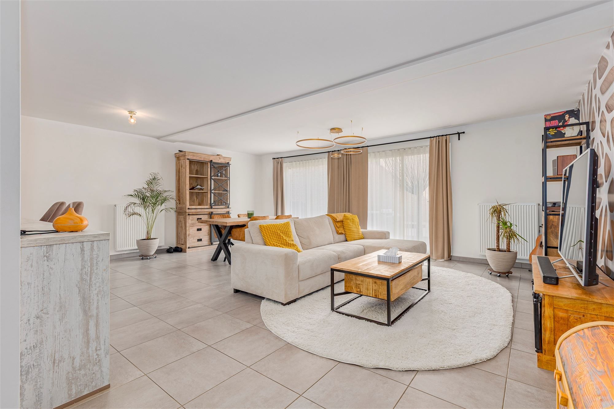Lichtrijk appartement met 2 slpk, een tuin en garagebox in Bazel foto 2