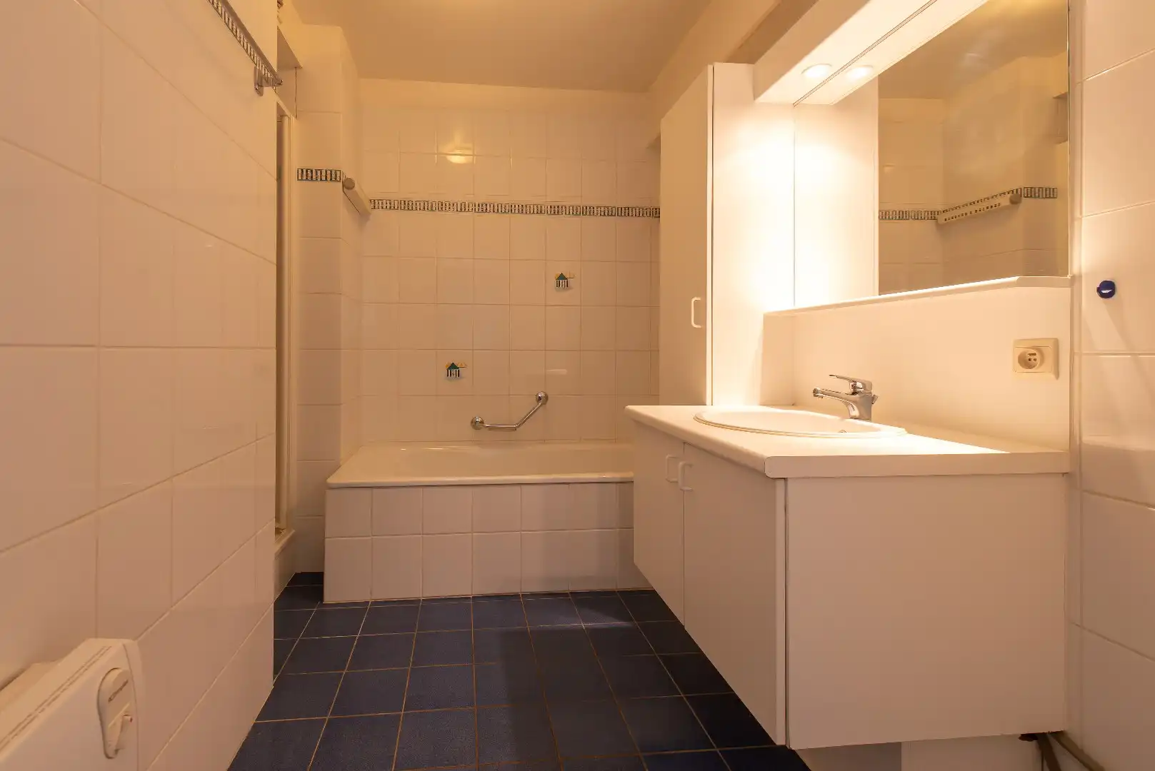 Centraal gelegen, ruim 2 slaapkamerappartement op wandelafstand van de Zeedijk. foto 9