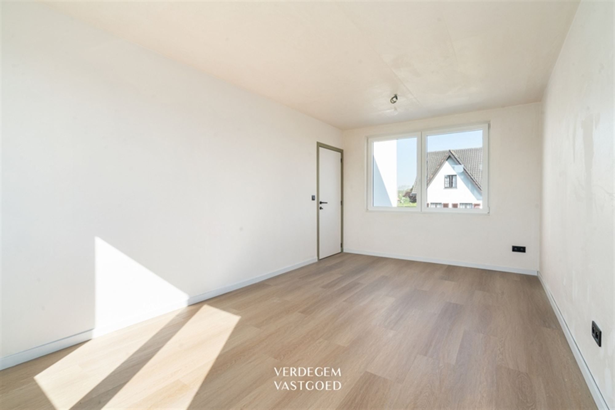 Prachtige nieuwbouwwoning met 4 slaapkamers en zuid tuin foto 8