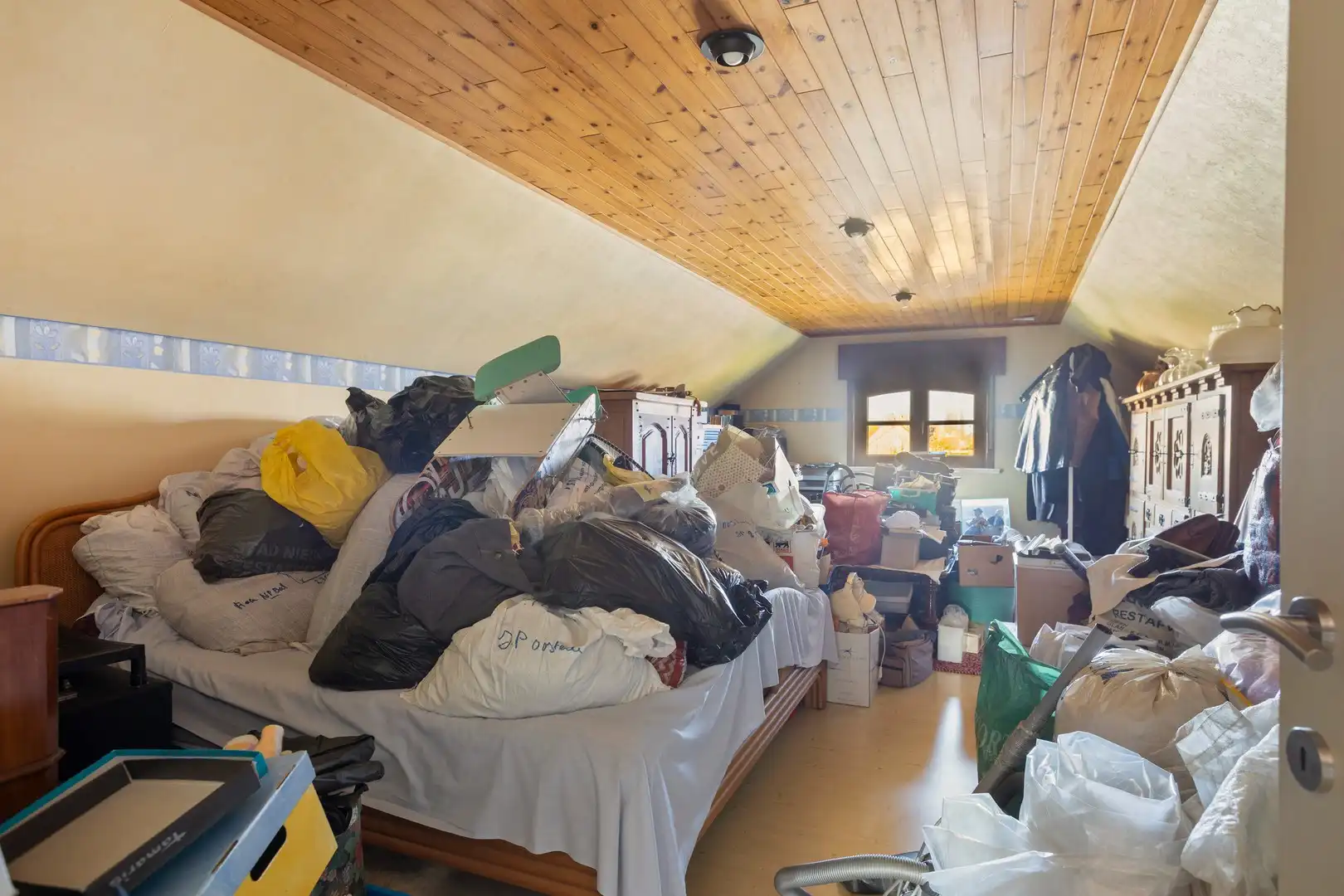 Alleenstaande woning in een doodlopende straat in een residentiële wijk! foto 24