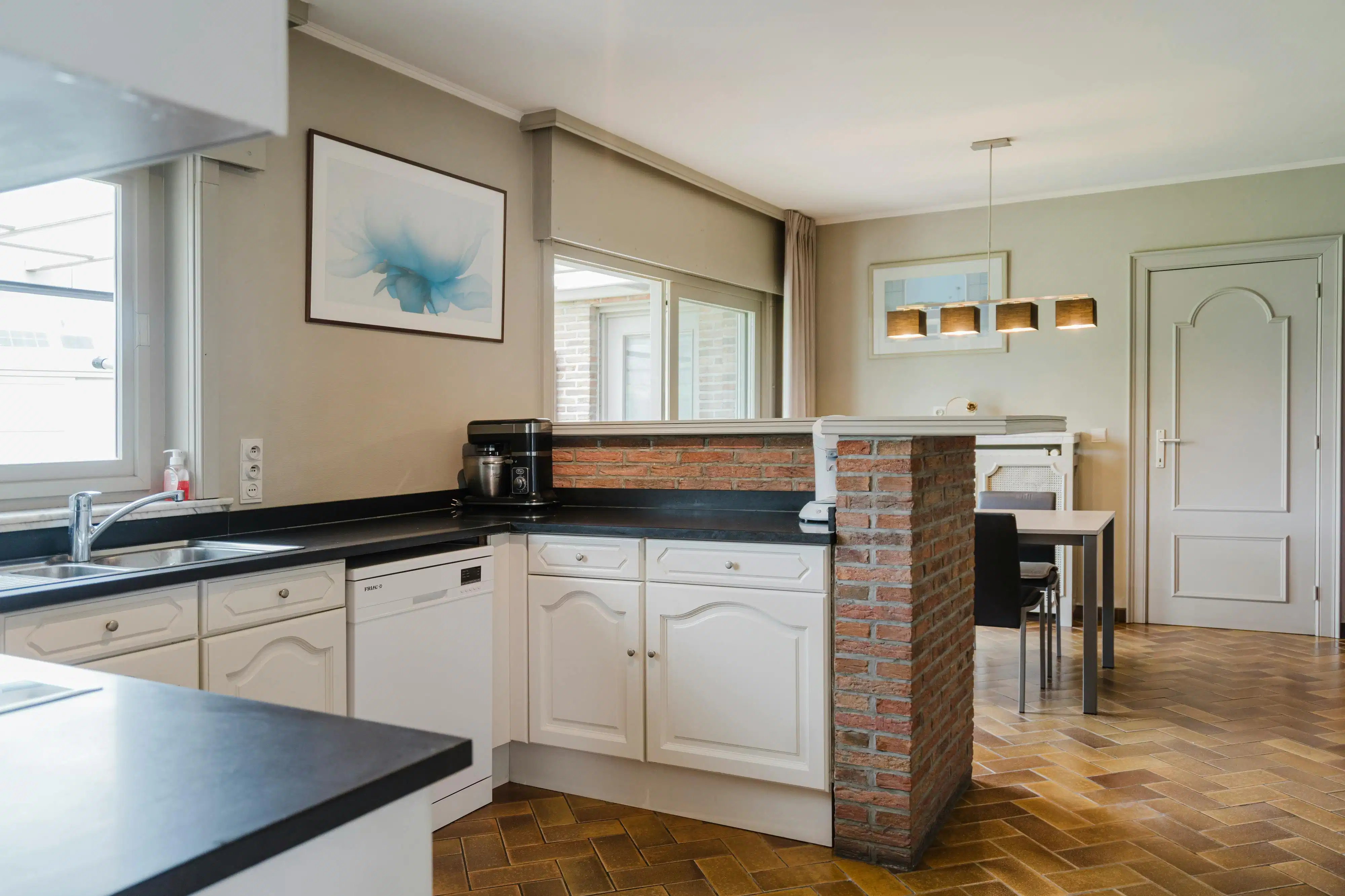 Rustig gelegen villa met 3 slaapkamers te koop in Rekkem! foto 6