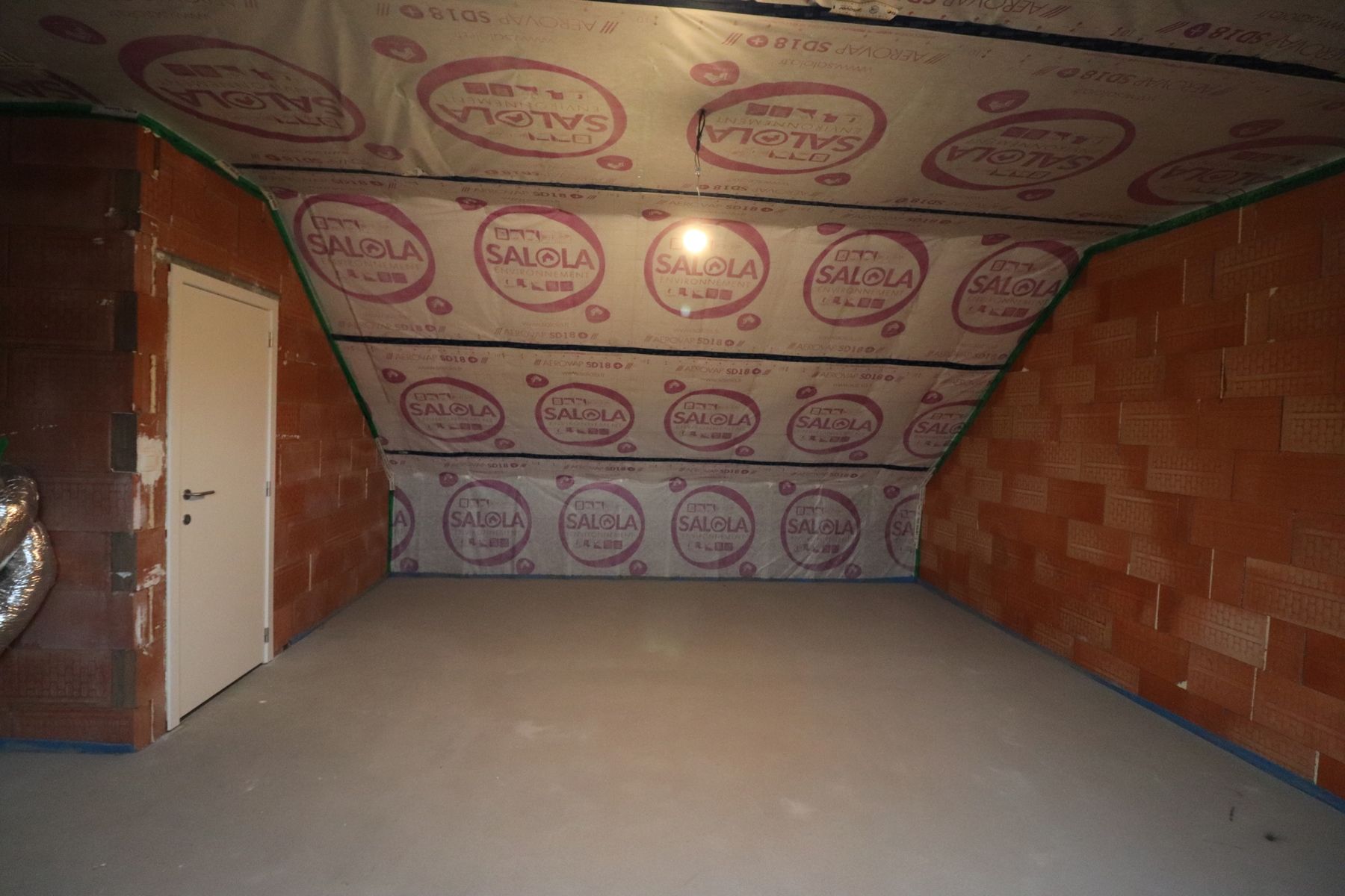 Nieuwbouwwoning met 3 slaapkamers, zolder, tuin en 2 autostaanplaatsen. foto 16