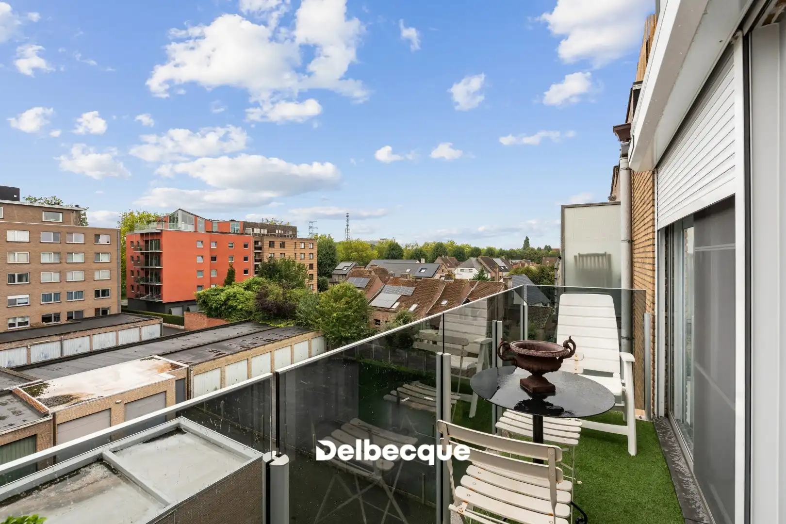 Volledig gerenoveerd appartement met 2 slk en open zicht in topbuurt Kristus-Koning foto 10