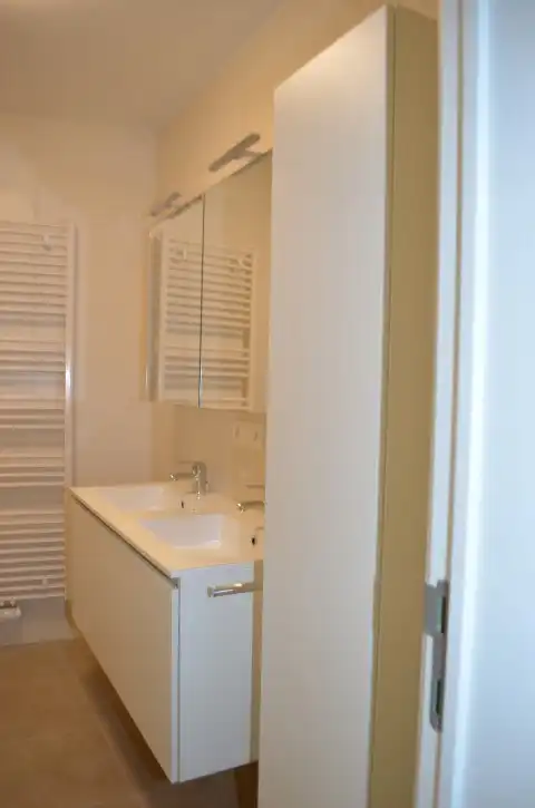 Recent appartement met drie slaapkamers op de 2e. verd. met lift, nabij het centrum foto 9