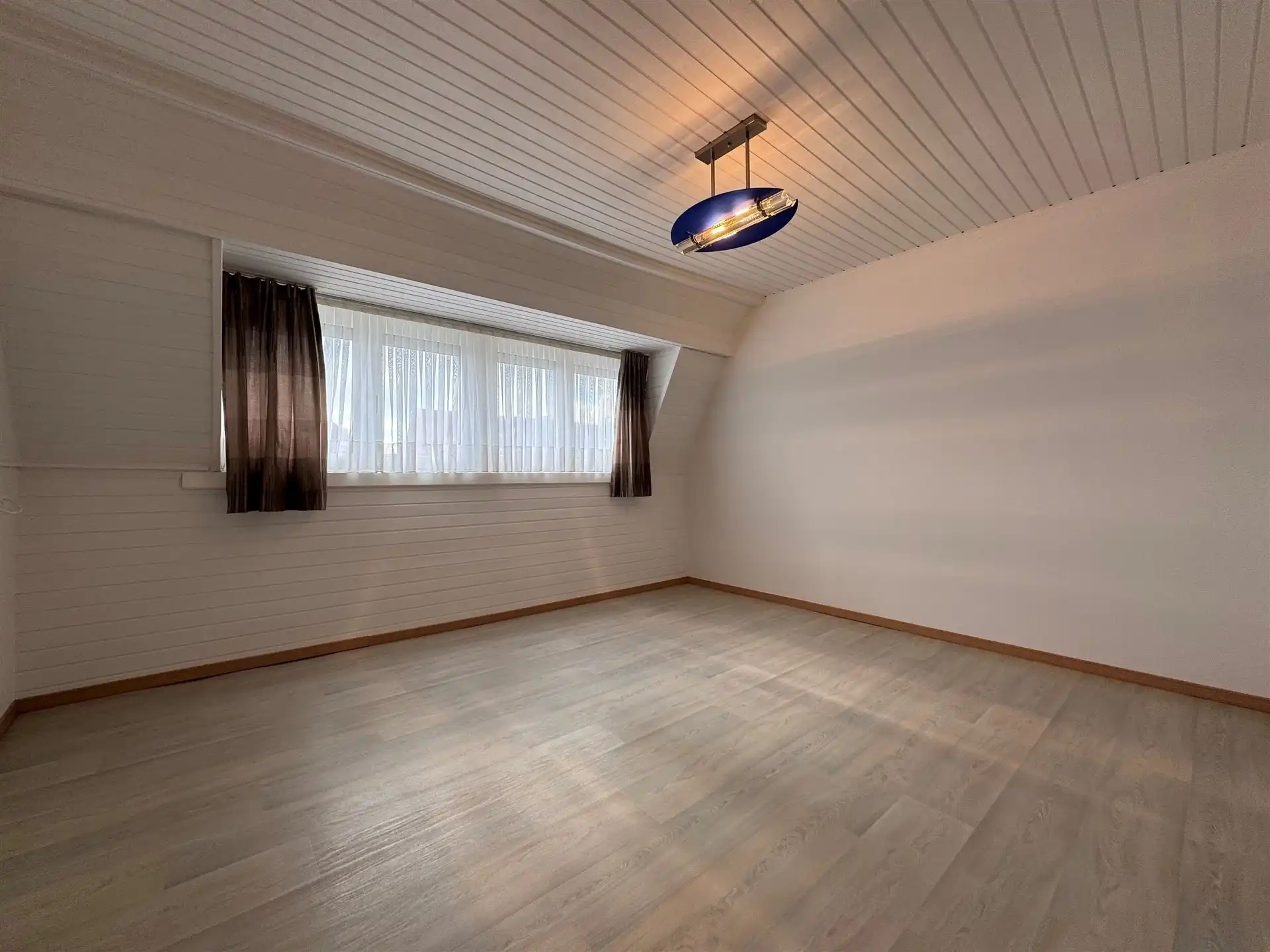 Knusse rijwoning op centrale ligging. foto 16