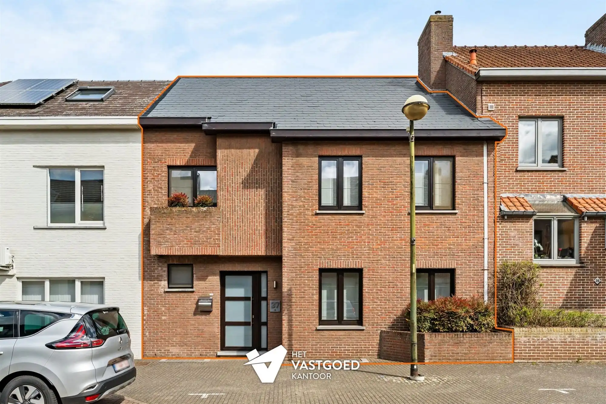PERFECT ONDERHOUDEN STADSWONING (174M²) MET 5 SLAAPKAMERS EN AANPALENDE GARAGE foto 2