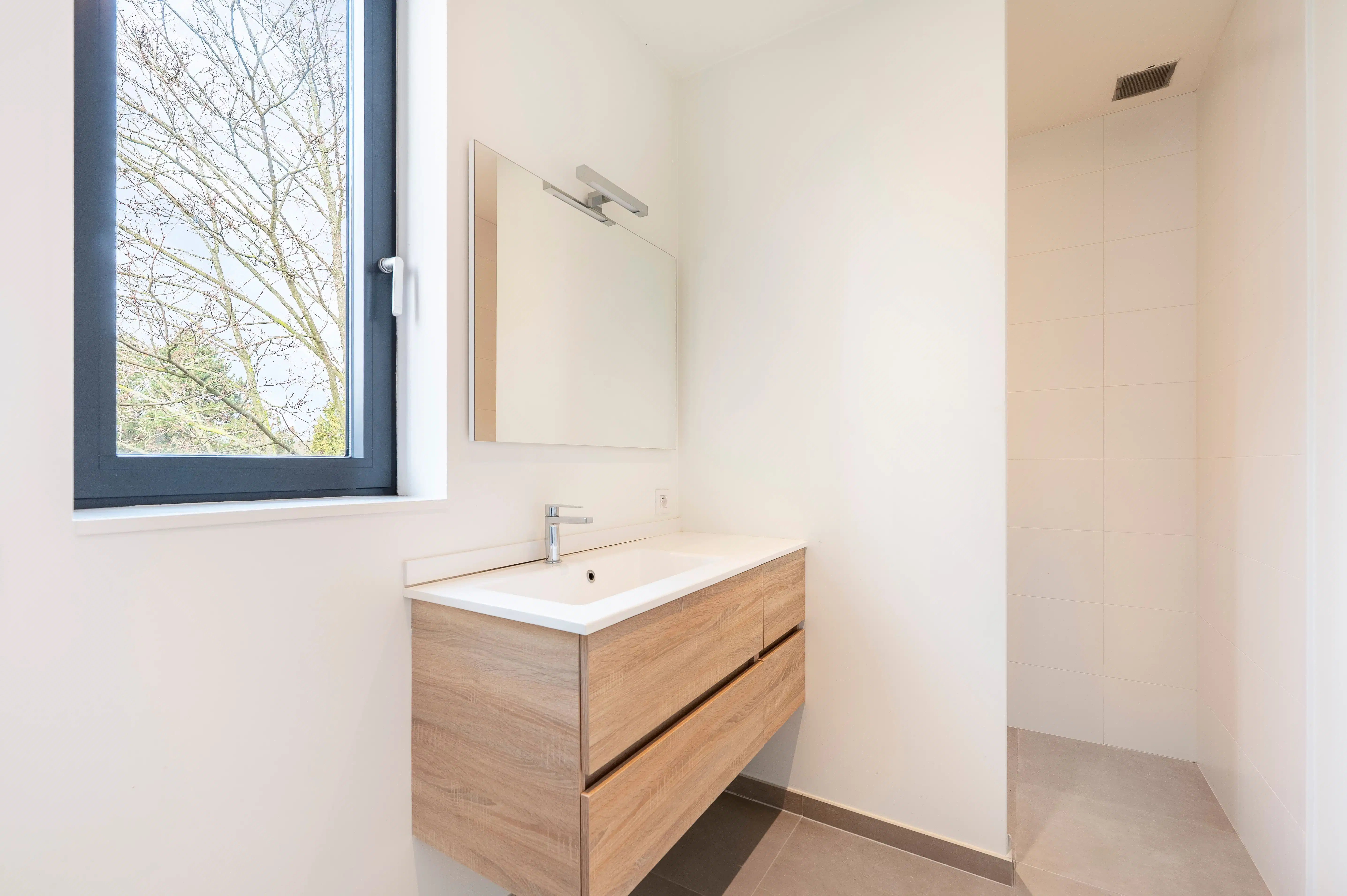 één slaapkamer appartement met groot terras in Mariaburg-Ekeren te huur! foto 14