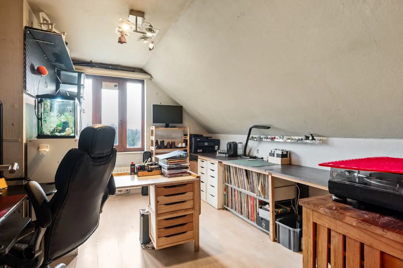 Rustig gelegen woning met 3 slpk., inpandige garage en tuin foto 17