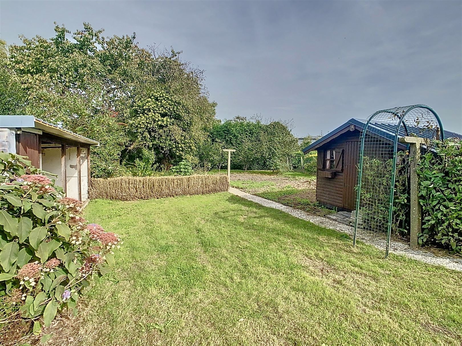 DOE EEN BOD -  Te renoveren woning, 3 slpks, tuin, 9a 70ca foto 6