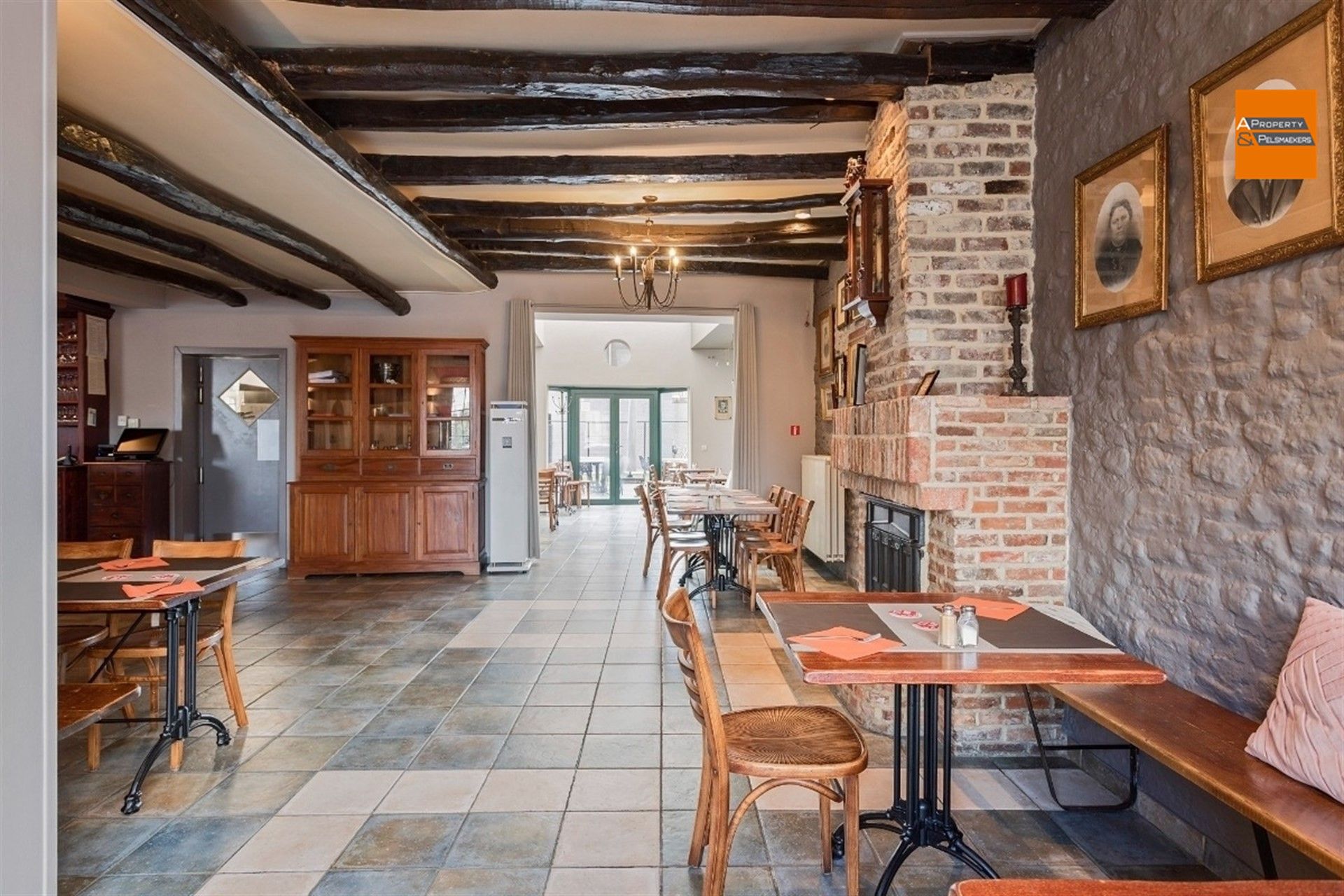 Goed draaiende restaurant met instapklare woonst  foto 2