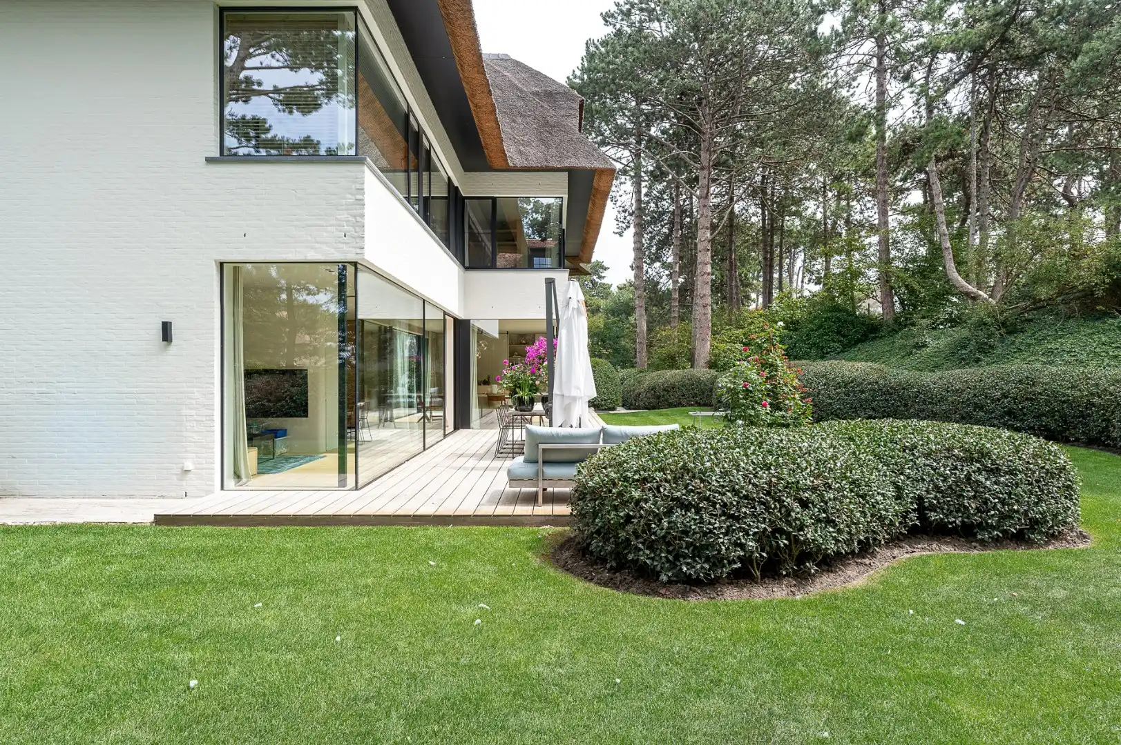 Luxueuze villa gelegen op een zeer rustige en begeerde ligging op enkele passen van het Albertplein foto 8