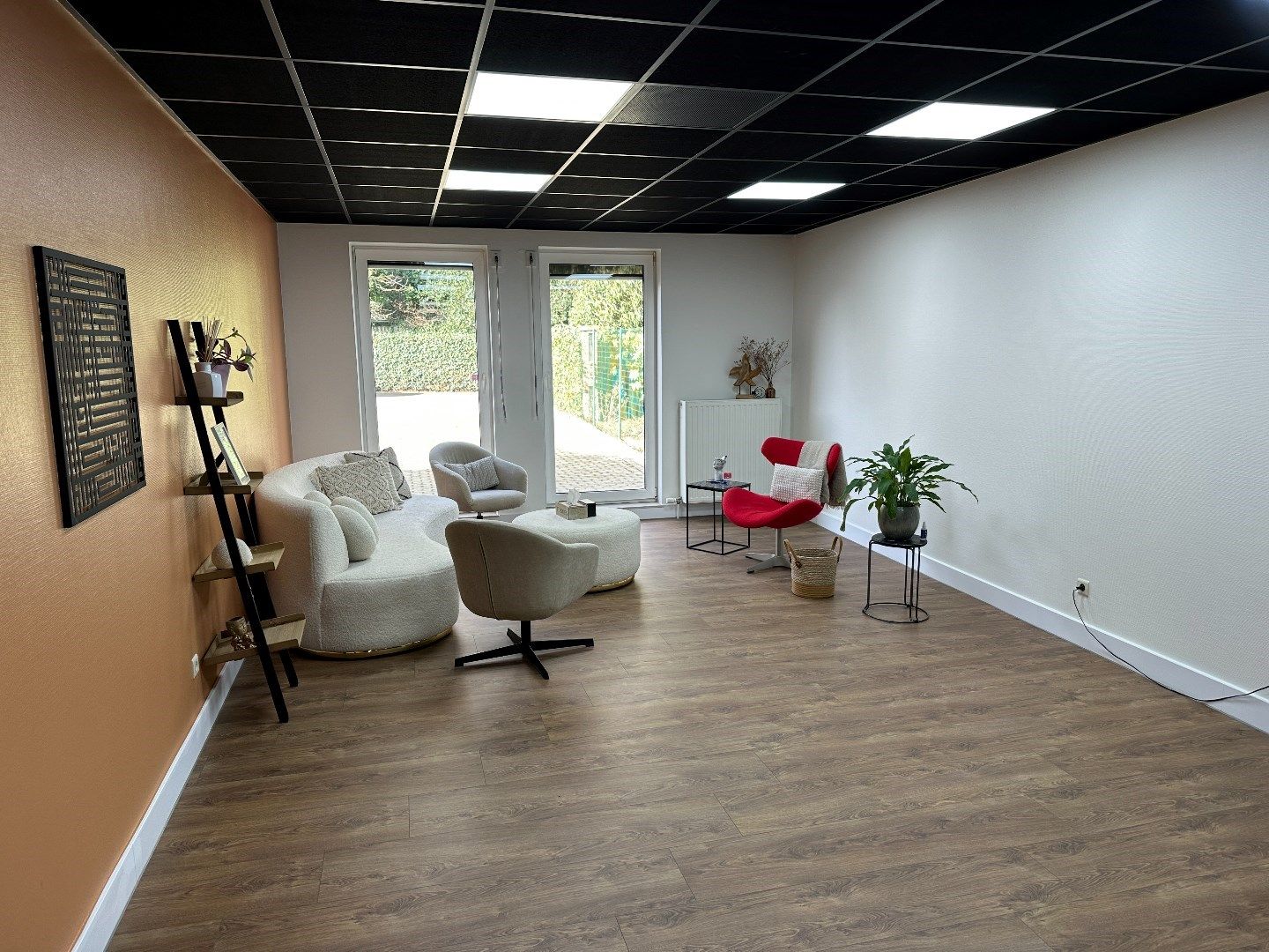 Unieke handelsruimte op toplocatie in Genk – 200m² flexibel in te richten foto {{pictureIndex}}