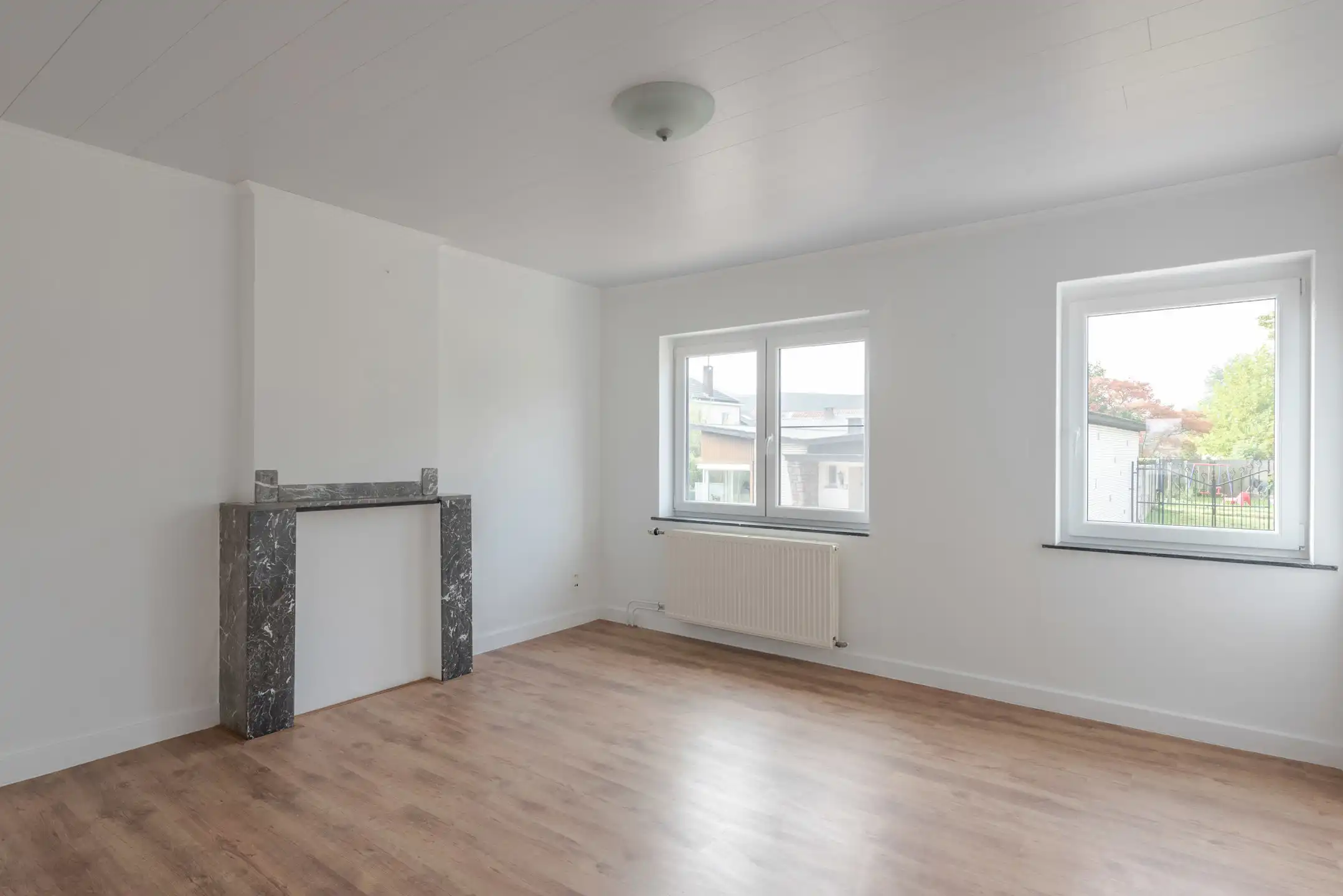 Instapklare woning met garage te Zichen.  foto 11