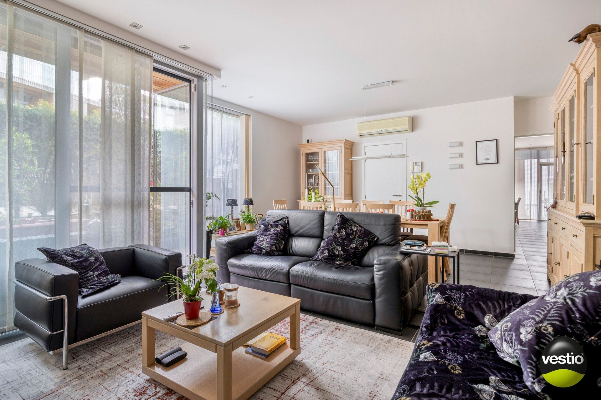 2 slaapkamer appartement met prachtig terras op het binnengebied van het prestigieuze woonproject "De Eenhoorn". foto {{pictureIndex}}