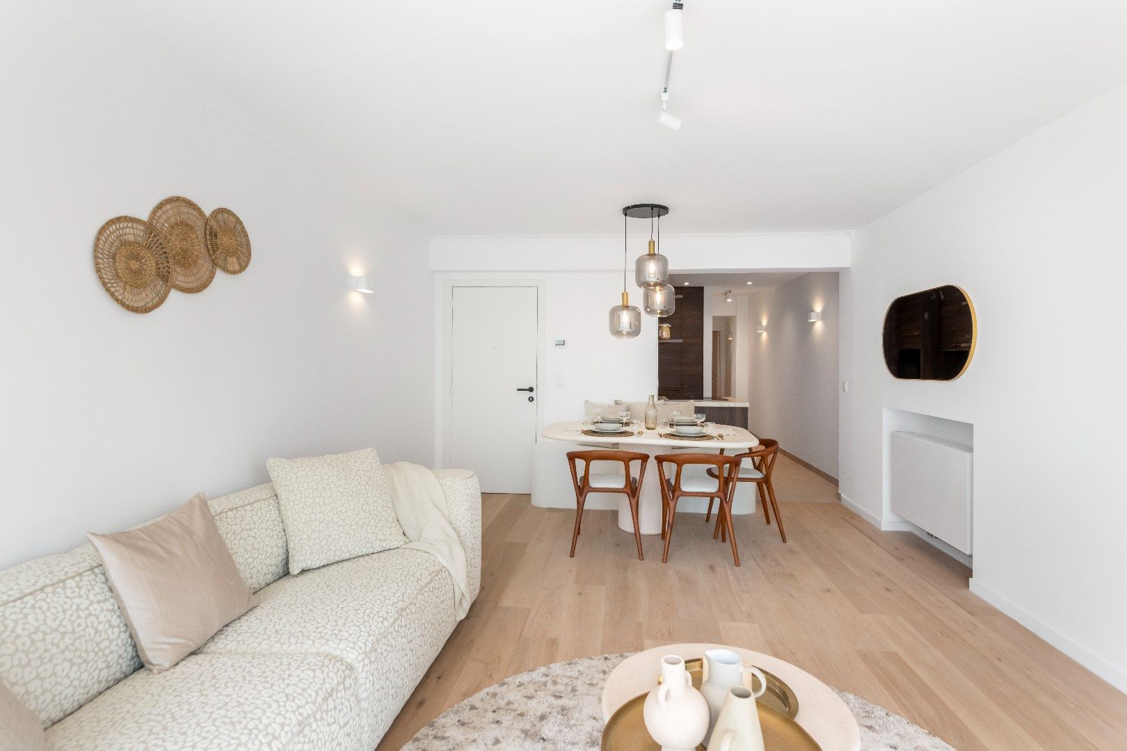Zonnig, instapklaar appartement met prachtig zeezicht, gelegen op het Lichttorenplein. foto 5