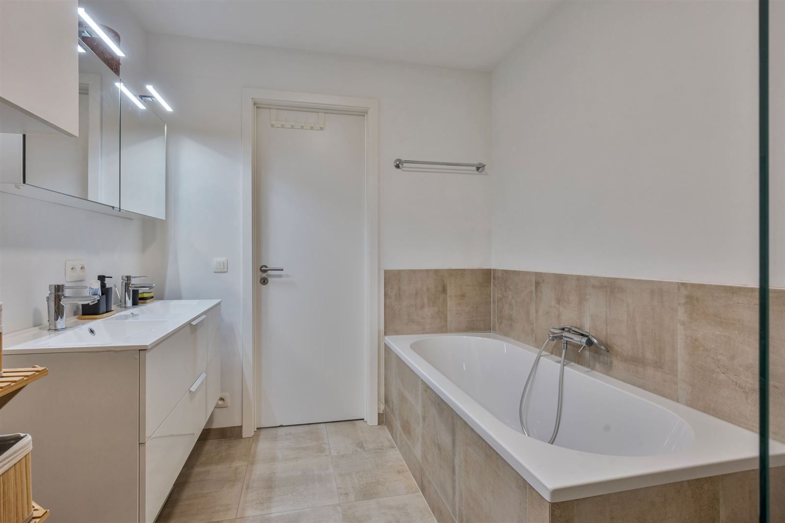 Nieuwbouw woning (label A) met 3 slaapkamers + bureau te Dworp   foto 21
