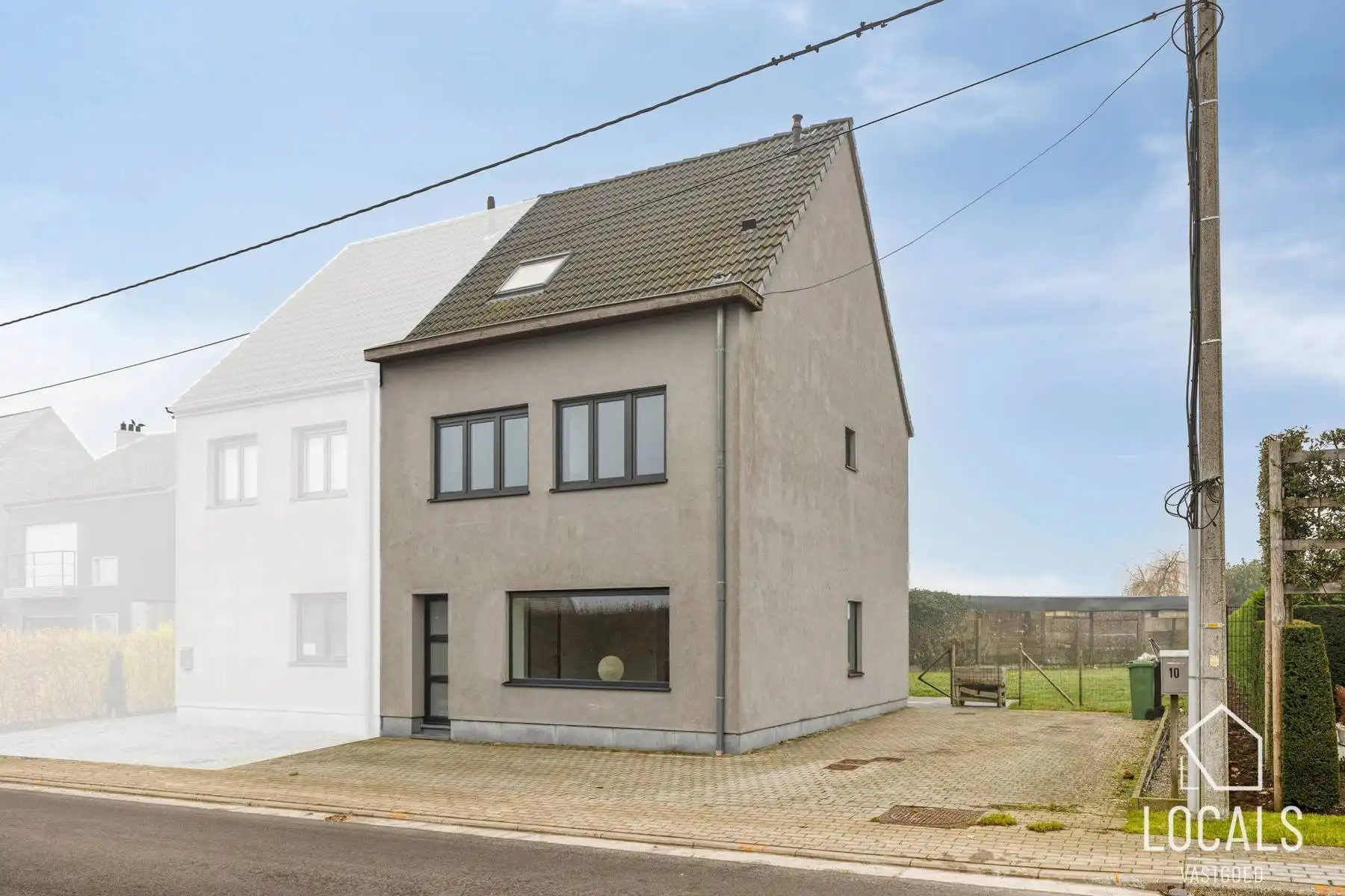 Instapklare gezinswoning met 4 slaapkamers en tuin foto 2