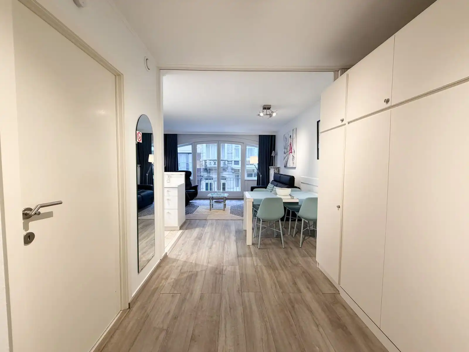 Lichtrijke studio op toplocatie nabij zee & strand foto 8