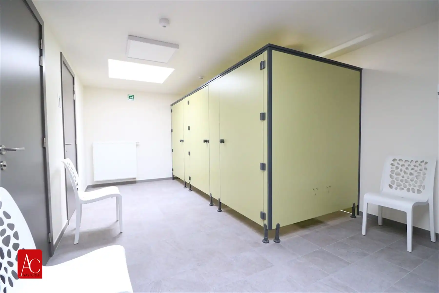 Serviceflat in recent complex met garage foto 13