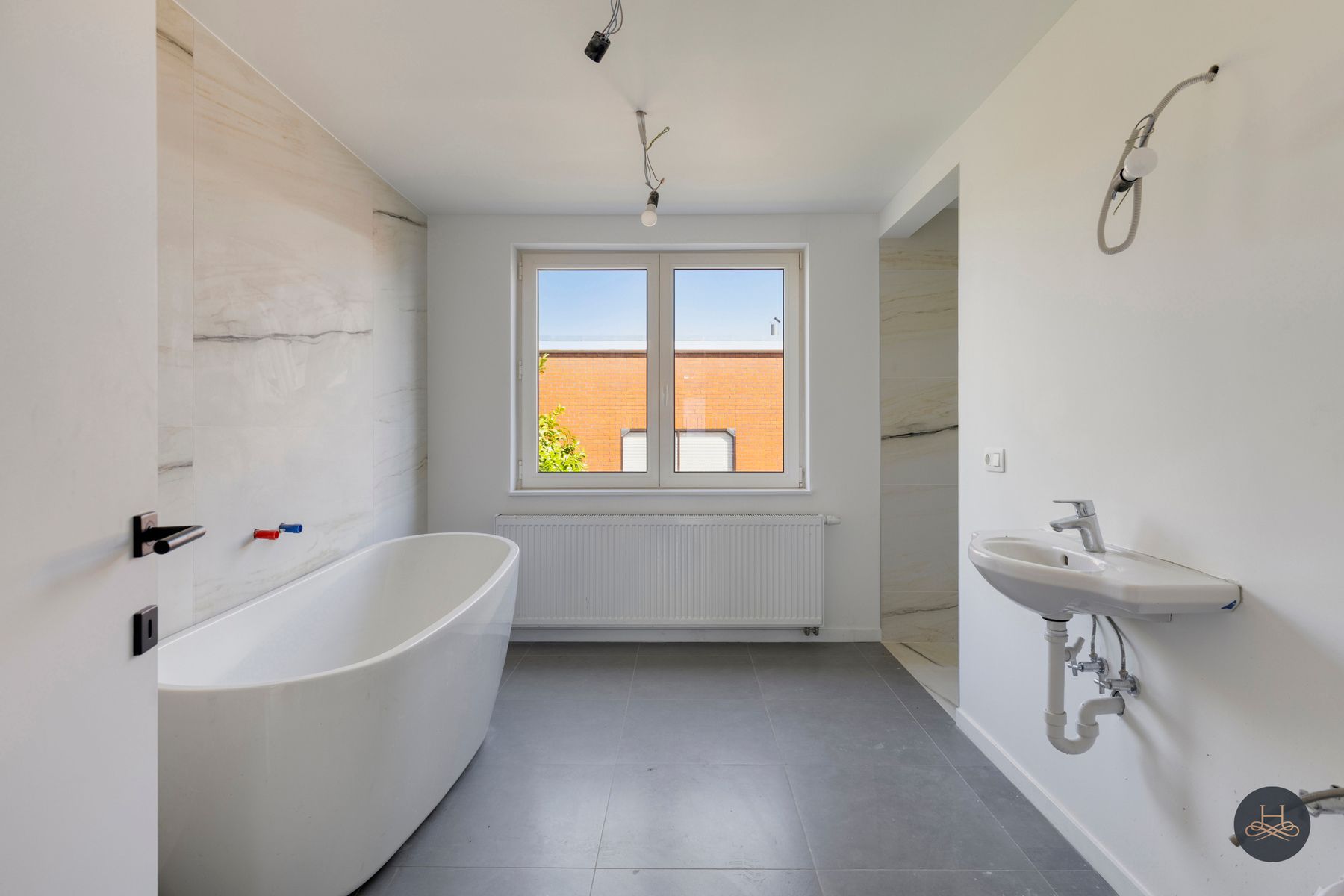 Vernieuwbouwvilla met praktijkruimte in rustige buurt foto 13